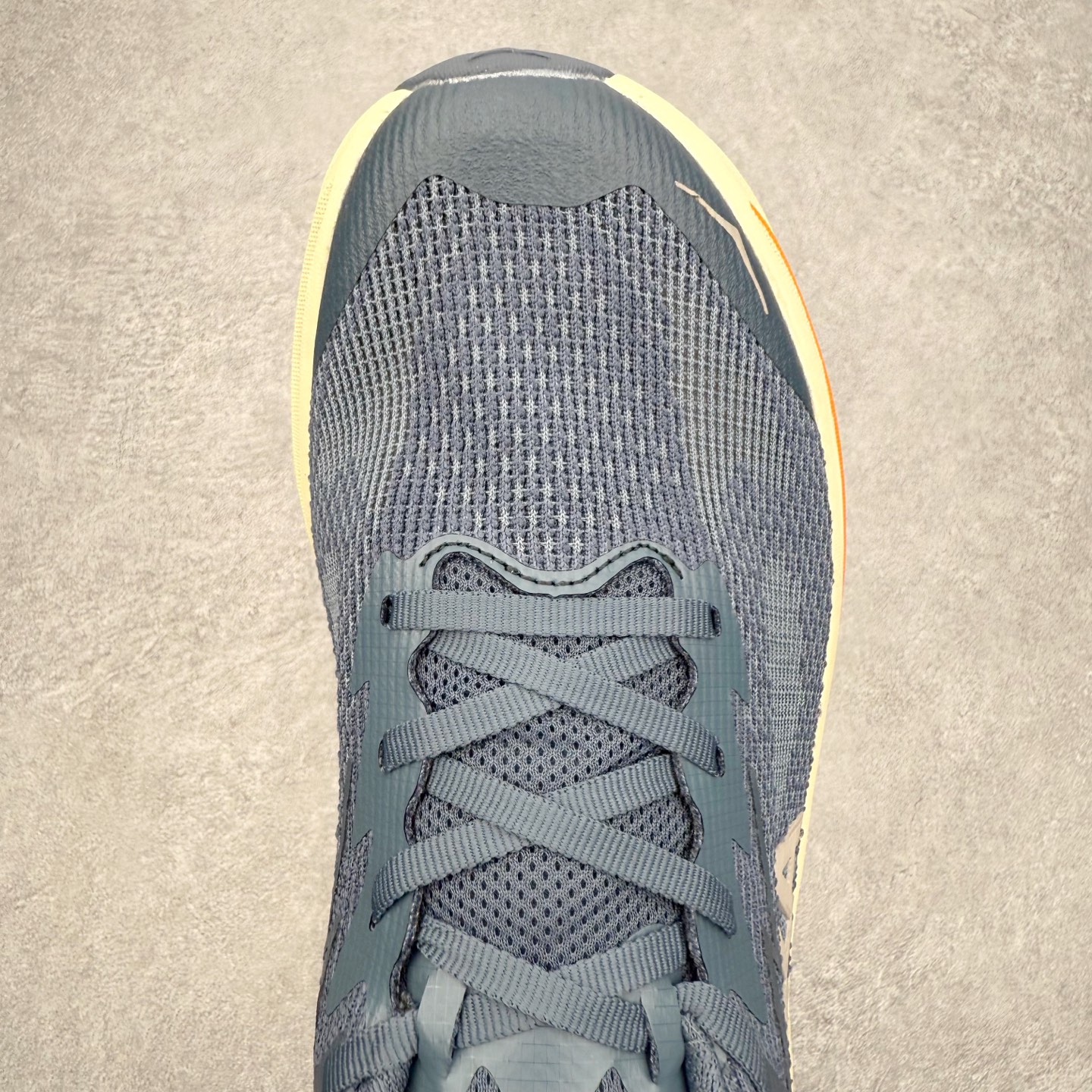 图片[4]-HOKA ONE ONE Challenger ATR 8 挑战者八代轻便耐磨防滑跑步鞋 新一代Challenger泡棉中底减重10% 增加3mm强化缓震、打造Q弹脚感 后跟采用延伸设计 加强跟腱保护、便于穿脱 搭配环保工程网布增加透气、短靴细节防止碎石进入 重新设计的大底以轮胎刻纹为灵感 以更密集的全大底水波刻纹 搭配加大面积的高耐磨橡胶与4mm大刻纹设计 增加整体抓地力与稳定性 尺码：36 36.5 37.5 38 38.5 39 40 40.5 41 42 42.5 43 44 44.5 45-选品中心