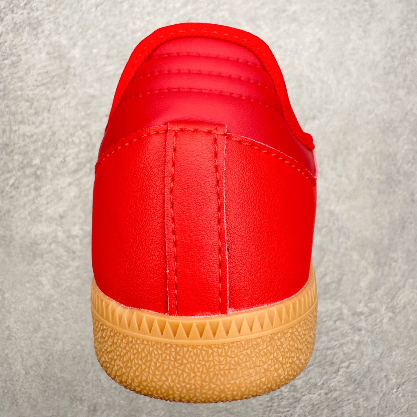 图片[8]-＃DT AD Originals Samba Jane 舒适百搭桑巴玛丽珍鞋板鞋懒人一脚蹬运动鞋 采用皮革材质的设计融合了经典与现代元素 采用了玛丽珍鞋的特色设计 如鞋面上的扣带和环扣装饰 同时保留了Samba鞋的经典三道杠设计和橡胶大底 这款鞋的鞋型修长 中足偏窄 整体贴合感强 适合标准脚型和宽脚型的人群 尺码：36 36.5 37 38 38.5 39 40 40.5 41-选品中心