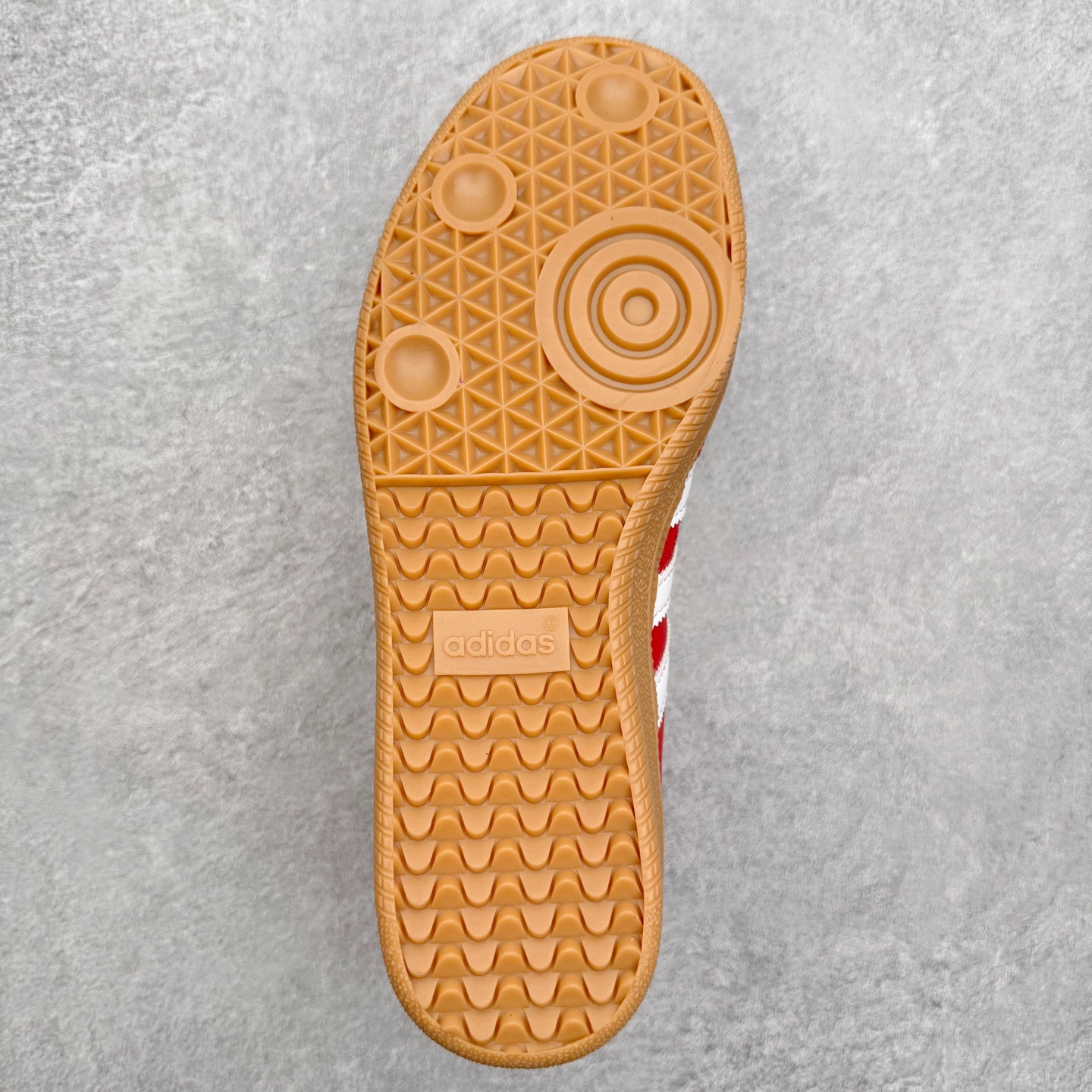 图片[9]-＃DT AD Originals Samba Jane 舒适百搭桑巴玛丽珍鞋板鞋懒人一脚蹬运动鞋 采用皮革材质的设计融合了经典与现代元素 采用了玛丽珍鞋的特色设计 如鞋面上的扣带和环扣装饰 同时保留了Samba鞋的经典三道杠设计和橡胶大底 这款鞋的鞋型修长 中足偏窄 整体贴合感强 适合标准脚型和宽脚型的人群 尺码：36 36.5 37 38 38.5 39 40 40.5 41-选品中心