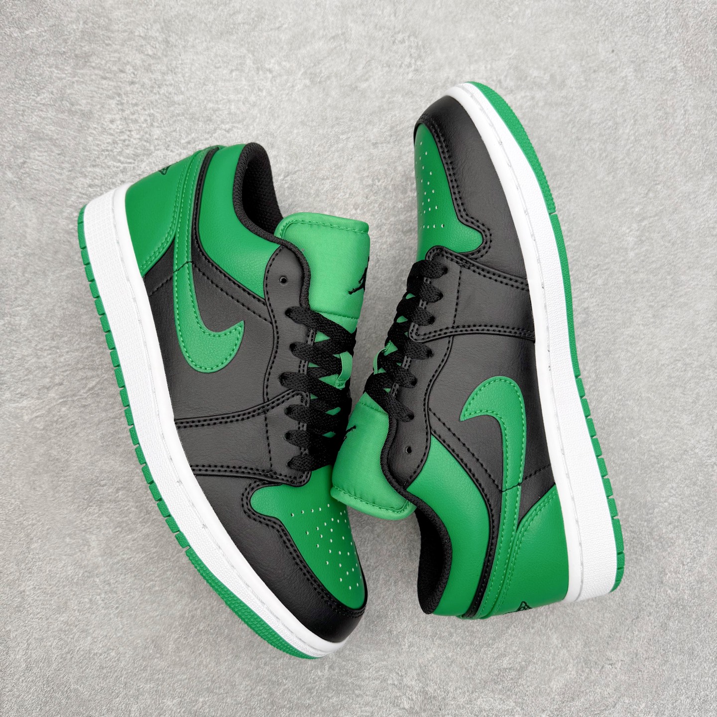 图片[3]-＃小DT Air Jordan AJ1 Low 低帮系列 全新流水线出品 超强性价比 DT版本平替选择 市场第二梯队 全部原鞋开发 原楦原纸板开发 全鞋电脑针车 原厂内置全掌气垫 原盒内在原标 唯一Zp原版鞋带绑法 免检产品 全新2022版型 全头层皮料 完美零毛边处理 原厂配置全掌气垫 价格定位良心 几十个配色陆续出货 实拍调校N版已经零色差零失真 百分百还原实物色彩所见即所得 不存在货不对板色差等低级问题 选购参考实物拍摄 不混卖不参货 只用心做好货严格选品 承诺混一赔十 尺码：36 36.5 37.5 38 38.5 39 40 40.5 41 42 42.5 43 44 44.5 45 46-选品中心