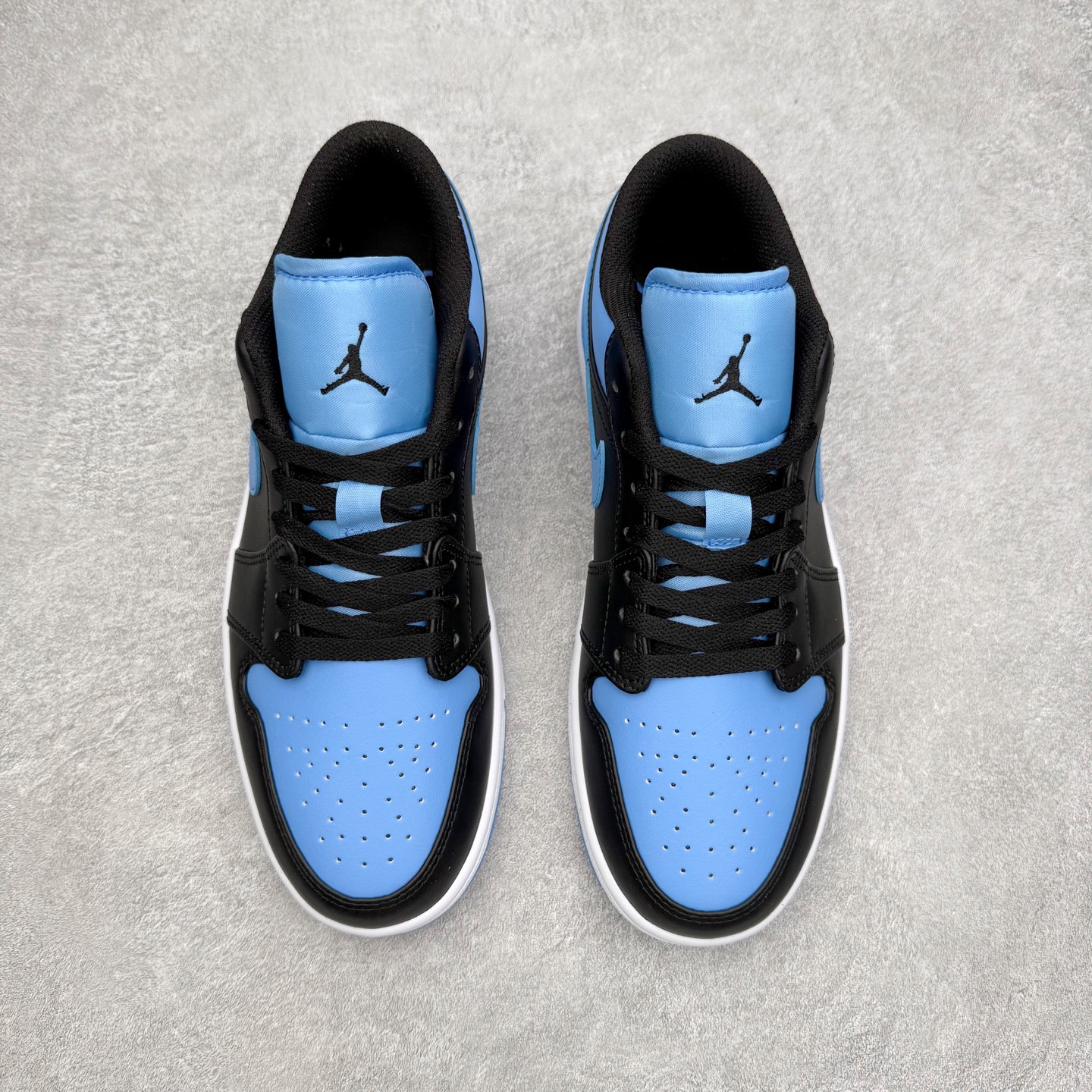 图片[2]-＃小DT Air Jordan AJ1 Low 低帮系列 全新流水线出品 超强性价比 DT版本平替选择 市场第二梯队 全部原鞋开发 原楦原纸板开发 全鞋电脑针车 原厂内置全掌气垫 原盒内在原标 唯一Zp原版鞋带绑法 免检产品 全新2022版型 全头层皮料 完美零毛边处理 原厂配置全掌气垫 价格定位良心 几十个配色陆续出货 实拍调校N版已经零色差零失真 百分百还原实物色彩所见即所得 不存在货不对板色差等低级问题 选购参考实物拍摄 不混卖不参货 只用心做好货严格选品 承诺混一赔十 尺码：36 36.5 37.5 38 38.5 39 40 40.5 41 42 42.5 43 44 44.5 45 46-选品中心