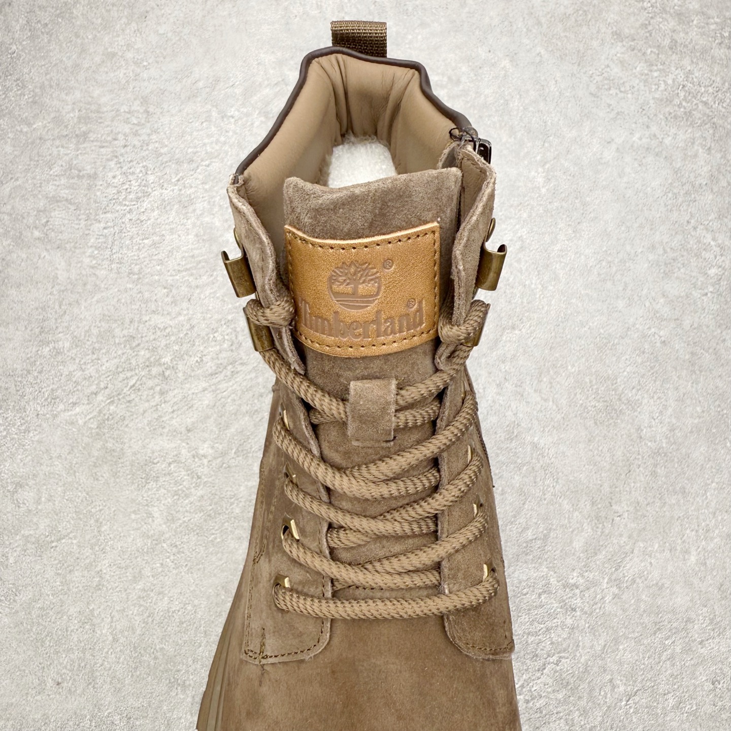 图片[5]-Timberland添柏岚/天伯伦 秋冬新品 秋冬必备户外休闲大黄靴系列#广东大厂品质 原盒原包装 时尚潮流搭配 面料采用意大利🇮🇹顶级磨砂细纹牛皮 轻质大底 搭配防臭防腐真皮乳胶鞋垫 大底到五金都是代工厂原材料制作 同原版固特异永不开胶工艺 好货不杀猪 首单质量严格把控 全网独家首发 品质毋庸置疑 全套官网统一包装 给您完美的穿着体验 质量考究耐穿 型男必备 专治不帅 高品质脚感一流 今年冬季防寒户外专用 日常随意搭配 尺码：38-44（皮鞋码）-选品中心