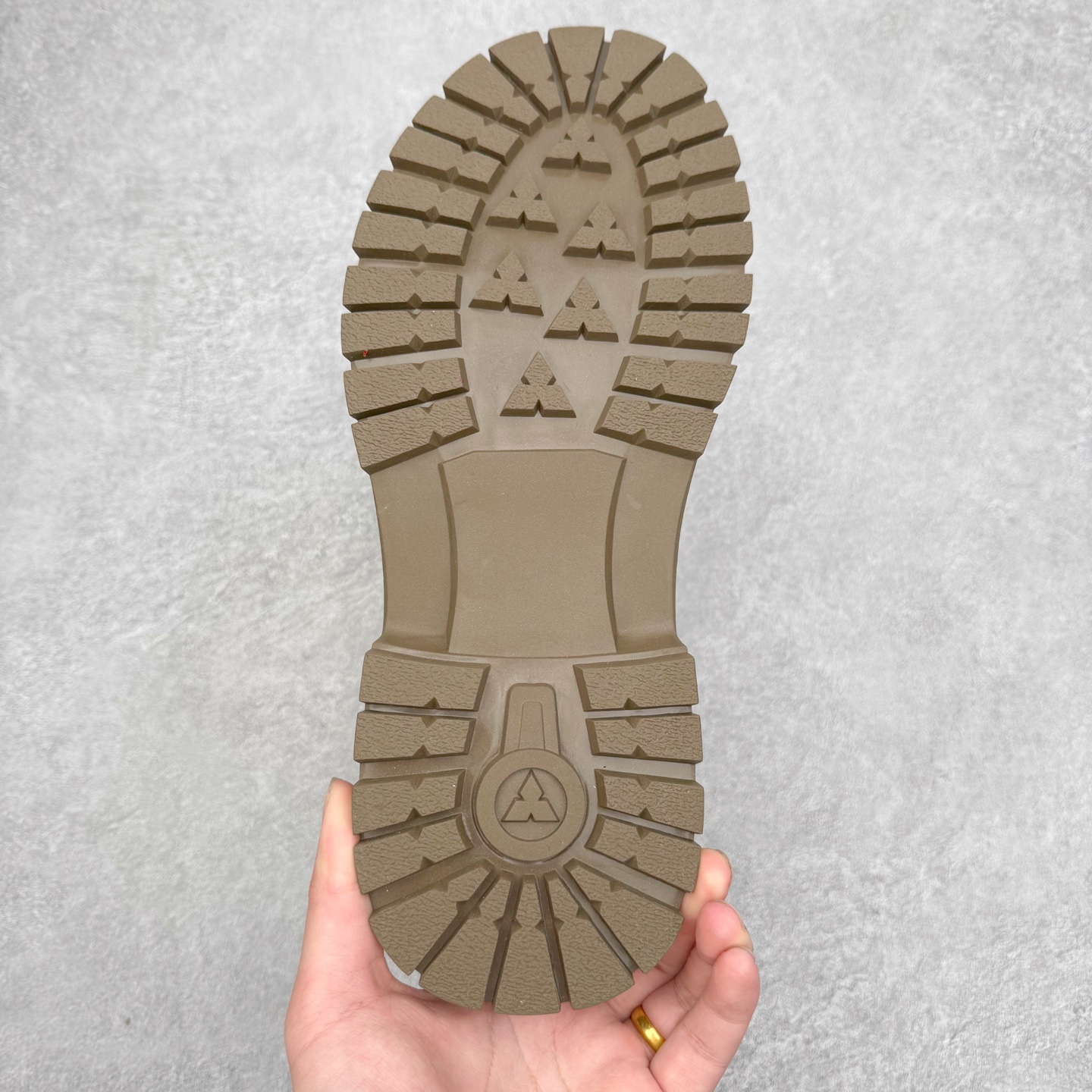 图片[9]-Timberland添柏岚/天伯伦 秋冬新品 秋冬必备户外休闲大黄靴系列#广东大厂品质 原盒原包装 时尚潮流搭配 面料采用意大利🇮🇹顶级磨砂细纹牛皮 轻质大底 搭配防臭防腐真皮乳胶鞋垫 大底到五金都是代工厂原材料制作 同原版固特异永不开胶工艺 好货不杀猪 首单质量严格把控 全网独家首发 品质毋庸置疑 全套官网统一包装 给您完美的穿着体验 质量考究耐穿 型男必备 专治不帅 高品质脚感一流 今年冬季防寒户外专用 日常随意搭配 尺码：38-44（皮鞋码）-选品中心