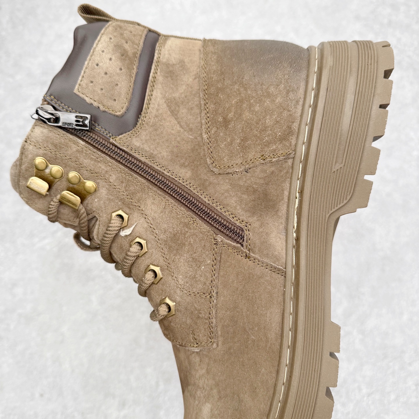 图片[7]-Timberland添柏岚/天伯伦 秋冬新品 秋冬必备户外休闲大黄靴系列#广东大厂品质 原盒原包装 时尚潮流搭配 面料采用意大利🇮🇹顶级磨砂细纹牛皮 轻质大底 搭配防臭防腐真皮乳胶鞋垫 大底到五金都是代工厂原材料制作 同原版固特异永不开胶工艺 好货不杀猪 首单质量严格把控 全网独家首发 品质毋庸置疑 全套官网统一包装 给您完美的穿着体验 质量考究耐穿 型男必备 专治不帅 高品质脚感一流 今年冬季防寒户外专用 日常随意搭配 尺码：38-44（皮鞋码）-选品中心