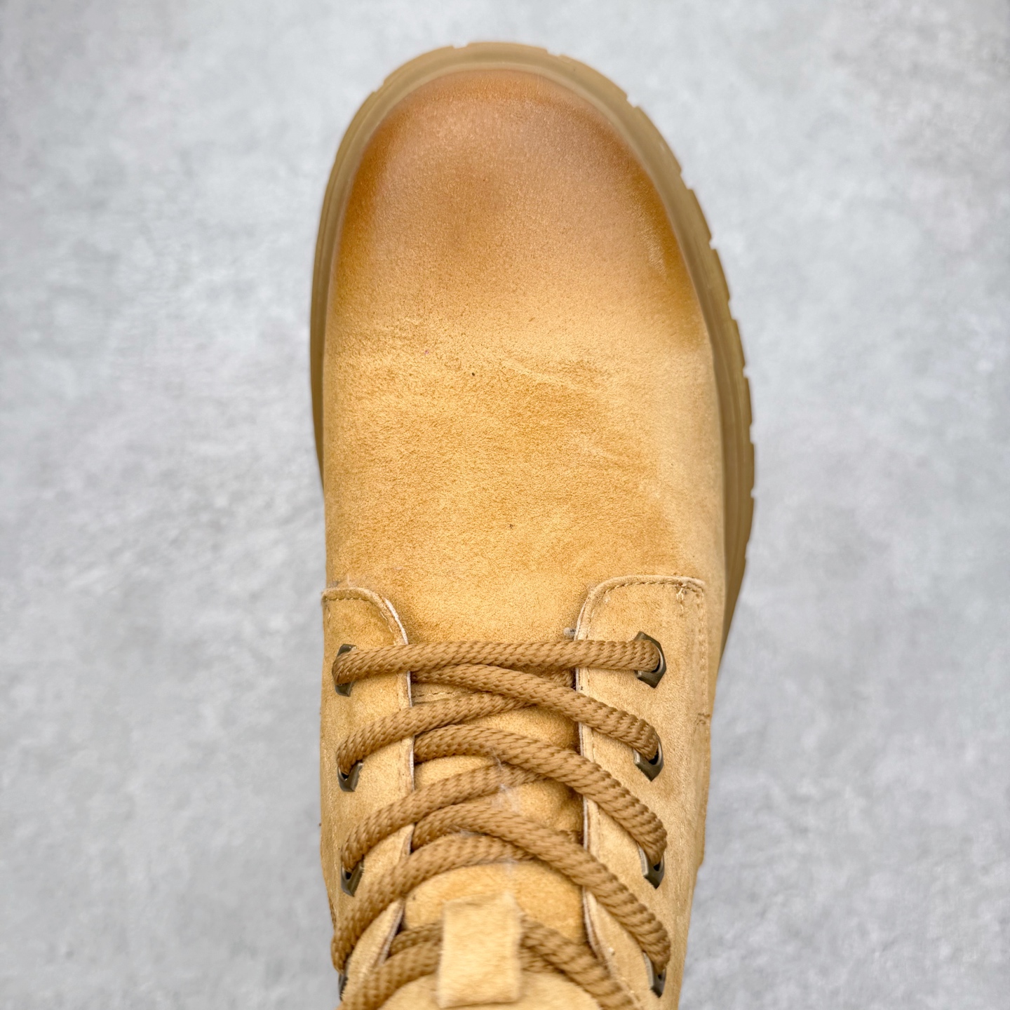 图片[4]-Timberland添柏岚/天伯伦 秋冬新品 秋冬必备户外休闲大黄靴系列#广东大厂品质 原盒原包装 时尚潮流搭配 面料采用意大利🇮🇹顶级磨砂细纹牛皮 轻质大底 搭配防臭防腐真皮乳胶鞋垫 大底到五金都是代工厂原材料制作 同原版固特异永不开胶工艺 好货不杀猪 首单质量严格把控 全网独家首发 品质毋庸置疑 全套官网统一包装 给您完美的穿着体验 质量考究耐穿 型男必备 专治不帅 高品质脚感一流 今年冬季防寒户外专用 日常随意搭配 尺码：38-44（皮鞋码）-选品中心