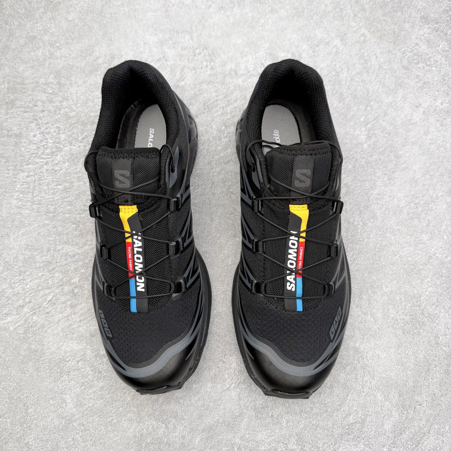 图片[2]-Salomon XT-6 萨洛蒙复古潮流户外机能登山跑鞋 纯原外贸平台特供订单 耗时半年巨作 全套原纸板楦头开发 原厂特供网布配套加持 确保原汁原味 完美呈现版型 原档数据独家私模五层组合大底 男女鞋同步官方开发至46.5 原装Ortholite轻量化鞋垫 中底布带钢印编号 原厂TPU锁扣 进口港宝加持 后跟自然饱满 还原公司包裹性 鞋面以“锯齿”状的包裹系统呈现 在基色底之下加入了各种色点缀 将公司的最新技术和时尚前卫的造型融入耐用的长跑款式中 鞋面由 TPU 薄膜制成 并焊接在高耐磨网眼上 使其既时尚又坚固 由 ACS底盘支撑 可增强稳定性和支撑力 以及由橡胶凸耳 Contragrip外底覆盖的 EVA 缓冲中底 旨在应对崎岖的地形 鞋舌上的彩色Salomon 标签、Quicklace 系统以及鞋头、鞋舌和鞋跟上的附加品牌使细节更加完美 让穿着者可以轻松驾驭户外与通勤下的任何运动生活场景 无缝鞋身户外随意纵横 颜值与脚感兼备 出街通勤 绝对非常吸睛 你值得拥有 尺码：36 36.5 37.5 38 38.5 39 40 40.5 41 42 42.5 43 44 44.5 45 注意：偏小1码-选品中心