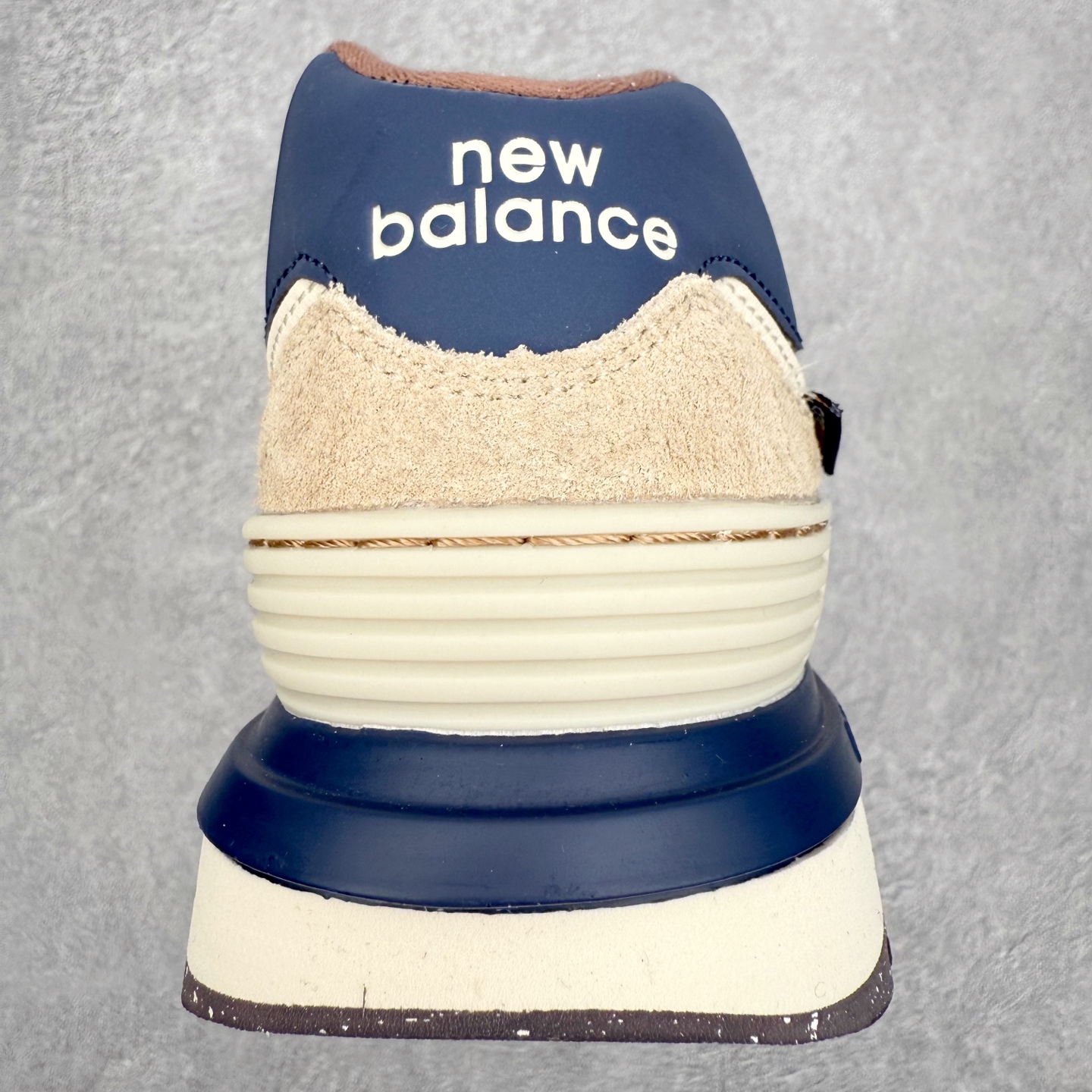 图片[8]-NB新百伦New Balance U574升级版系列低帮复古休闲运动慢跑鞋 新版NB574，妥妥美产既视感有木有。相较传统574，新版鞋跟及鞋面设计自带9系美产既视感！鞋面、内衬质感以及穿着体验更加！鞋型更流畅和饱满,鞋底增添了风格的多样化!底部升级橡胶颗粒大底,更防滑耐磨,上脚后感觉柔软且舒适。尺码：36 36.5 37.5 38 38.5 39.5 40 40.5 41.5 42 42.5 43 44 45-选品中心