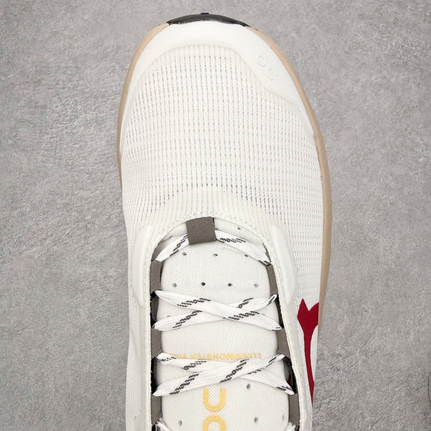 图片[4]-On昂跑 Cloudmonster Void CNY马年限定 舒适贴合跑步鞋 此运动品牌 开创于2010年 缓震着陆、强效回弹、轻柔质感的设计构思始终是ON研制关键 与此同时基于“为全球提供革新性的跑步感受”信念 陆续推出了多款跑鞋及其以专业运动人体跑步工程学为设计关键的功能性跑步服饰设备 让跑者不费力气地畅快畅跑 尺码：36 36.5 37.5 38 38.5 39 40 40.5 41 42 42.5 43 44 44.5 45-选品中心