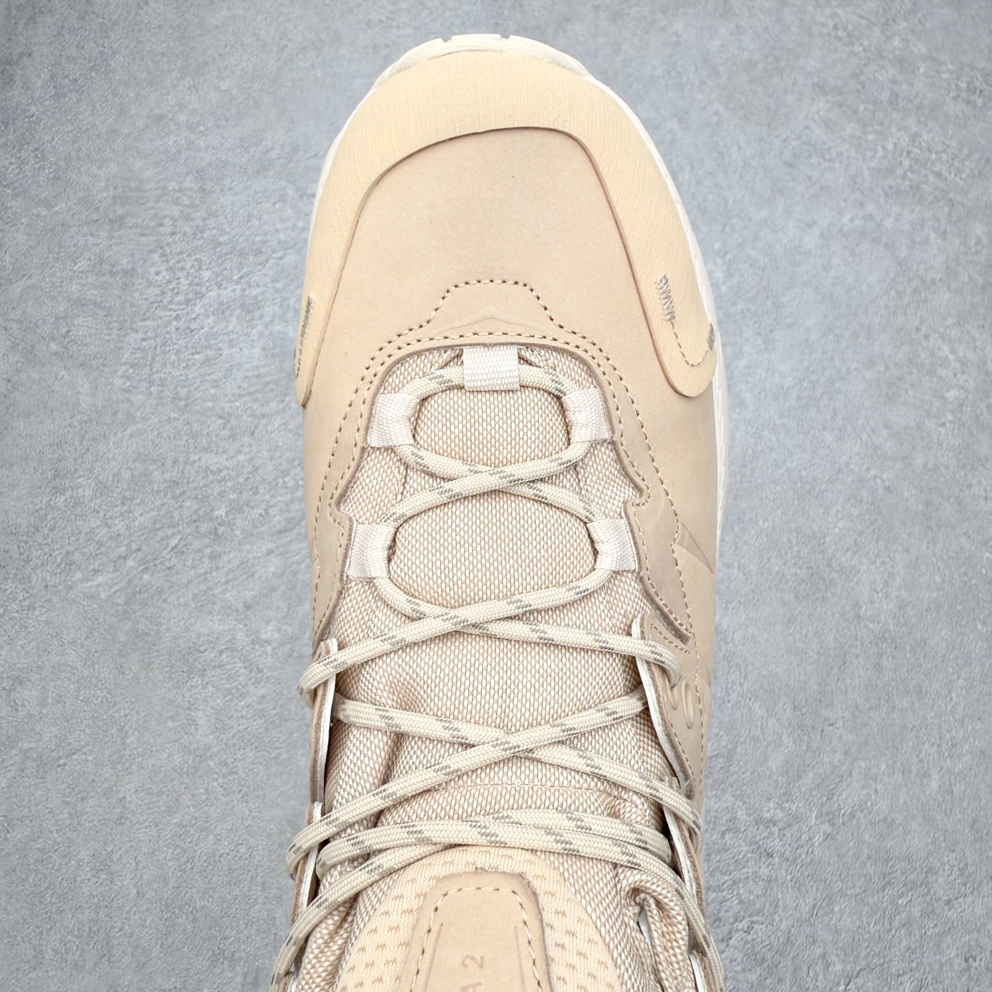 图片[4]-＃纯原福利 HOKA ONE ONE Kaha 2 GTX 耐磨減震高帮户外功能运动鞋 具有品着的重量与坐垫比 可提供顶级性能和顶级毛绒 这款低帮徒步旅行者采用带 SwallowTail™ 几何形状的HUBBLE® 鞋跟进行了更新 配备带牵引凸耳的 Vibram® Megagrip 以增加地面接触 这款开创性款式精心制作 采用GORE-TEX 鞋类面料和再生纺织品 尺码：40 40.5 41 42 42.5 43 44 44.5 45 46-选品中心