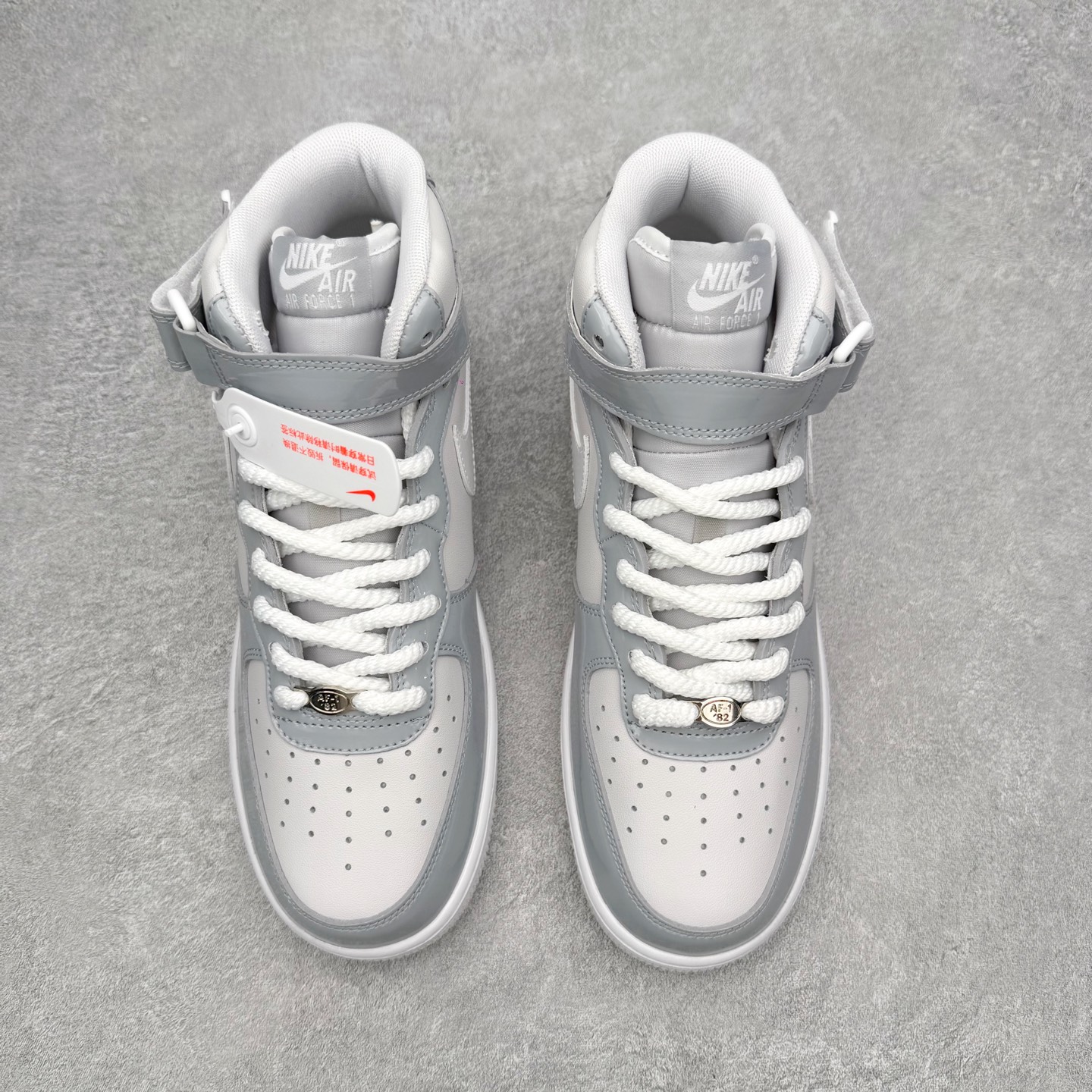 图片[2]-NK Air Force 1´07 Mid 空军一号中帮百搭休闲运动板鞋 HV9405-001 柔软、弹性十足的缓震性能和出色的中底设计 横跨复古与现代的外型结合 造就出风靡全球 三十多年的Force 1 直到今天还深受青睐 实拍调校N版已经零色差零失真 百分百还原实物色彩所见即所得 不存在货不对板色差等低级问题 选购参考实物拍摄 不混卖不参货 只用心做好货严格选品 承诺混一赔十 尺码：36 36.5 37.5 38 38.5 39 40 40.5 41 42 42.5 43 44 44.5 45-选品中心