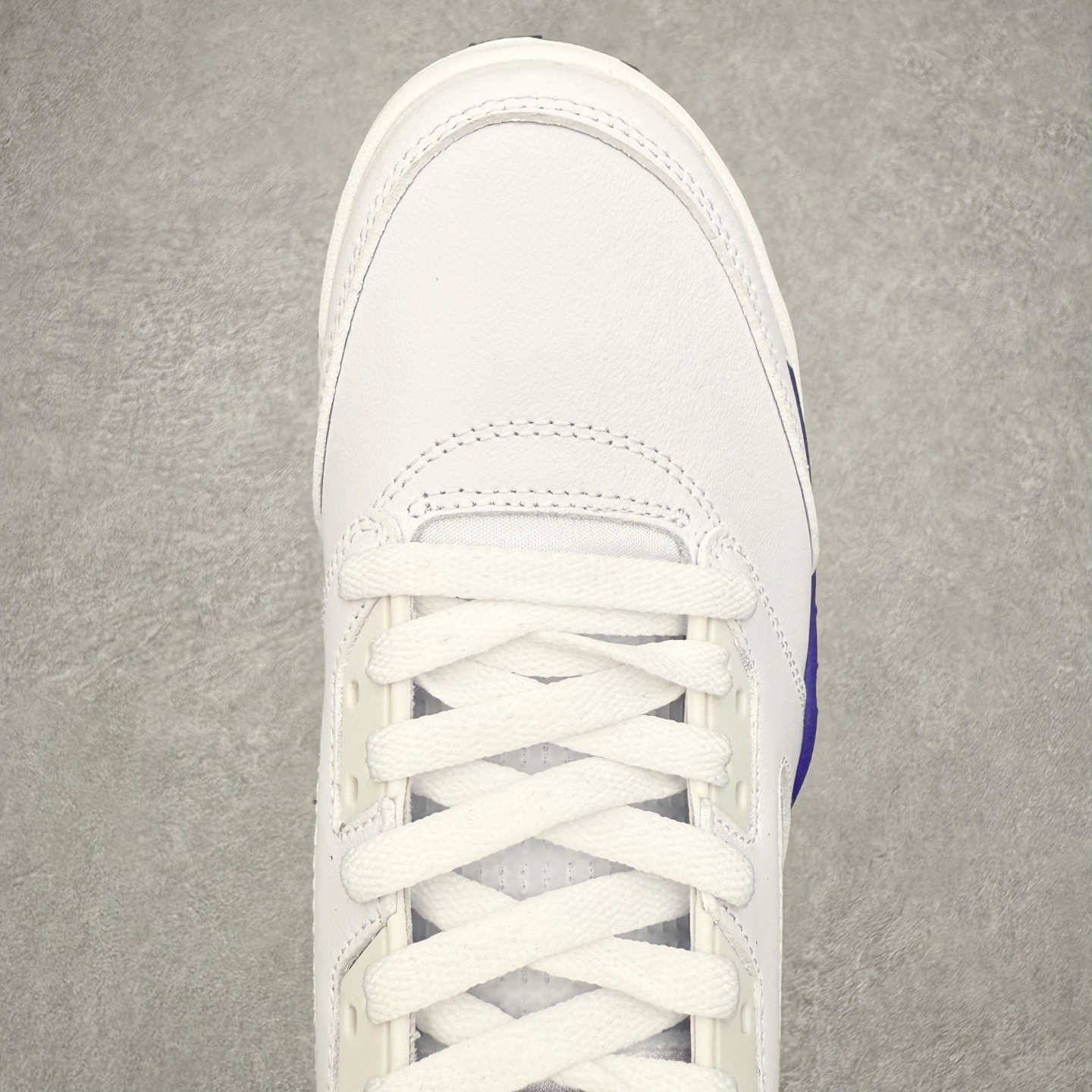 图片[4]-＃外贸版 Air Jordan AJ5 Retro 白紫 HQ7979-100 原纸板楦头开发 进口头层皮料 完美鞋型匹配公司货 正确鞋舌立体高频 最新原厂底模 大底卡色咬花完美 鞋柜必备鞋款 终端现货供应 尺码：40 40.5 41 42 42.5 43 44 44.5 45 46 47.5-选品中心