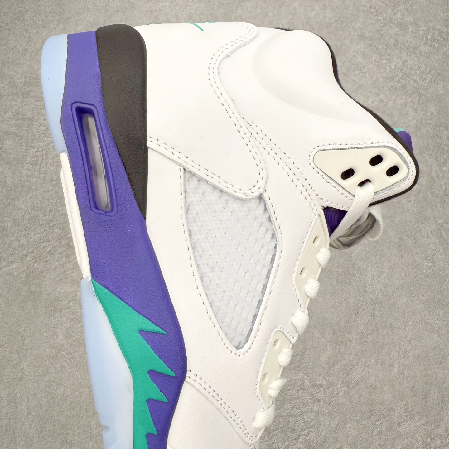 图片[6]-＃外贸版 Air Jordan AJ5 Retro 白紫 HQ7979-100 原纸板楦头开发 进口头层皮料 完美鞋型匹配公司货 正确鞋舌立体高频 最新原厂底模 大底卡色咬花完美 鞋柜必备鞋款 终端现货供应 尺码：40 40.5 41 42 42.5 43 44 44.5 45 46 47.5-选品中心