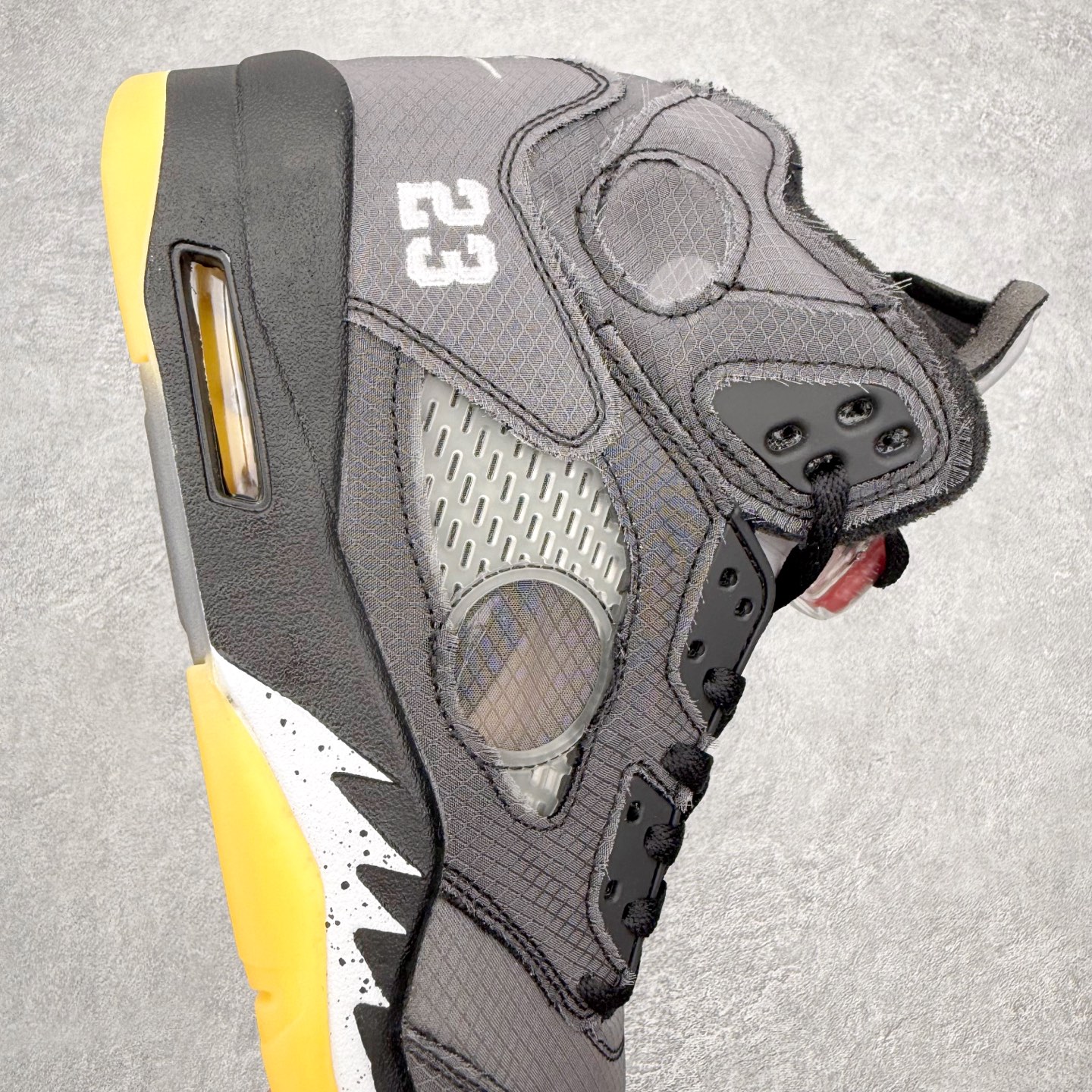 图片[6]-＃外贸版 Off-White™ x Air Jordan Retro AJ5 OW联名黑蝉翼 DH8565-100 原纸板楦头开发 进口头层皮料 完美鞋型匹配公司货 正确鞋舌立体高频 最新原厂底模 大底卡色咬花完美 鞋柜必备鞋款 终端现货供应 尺码：40 40.5 41 42 42.5 43 44 44.5 45 46 47.5-选品中心