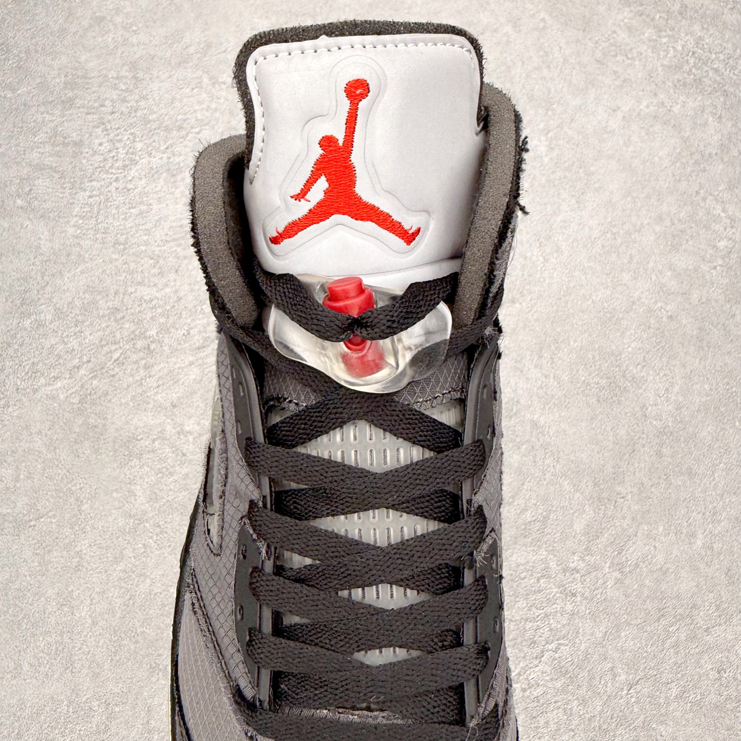 图片[5]-＃外贸版 Off-White™ x Air Jordan Retro AJ5 OW联名黑蝉翼 DH8565-100 原纸板楦头开发 进口头层皮料 完美鞋型匹配公司货 正确鞋舌立体高频 最新原厂底模 大底卡色咬花完美 鞋柜必备鞋款 终端现货供应 尺码：40 40.5 41 42 42.5 43 44 44.5 45 46 47.5-选品中心