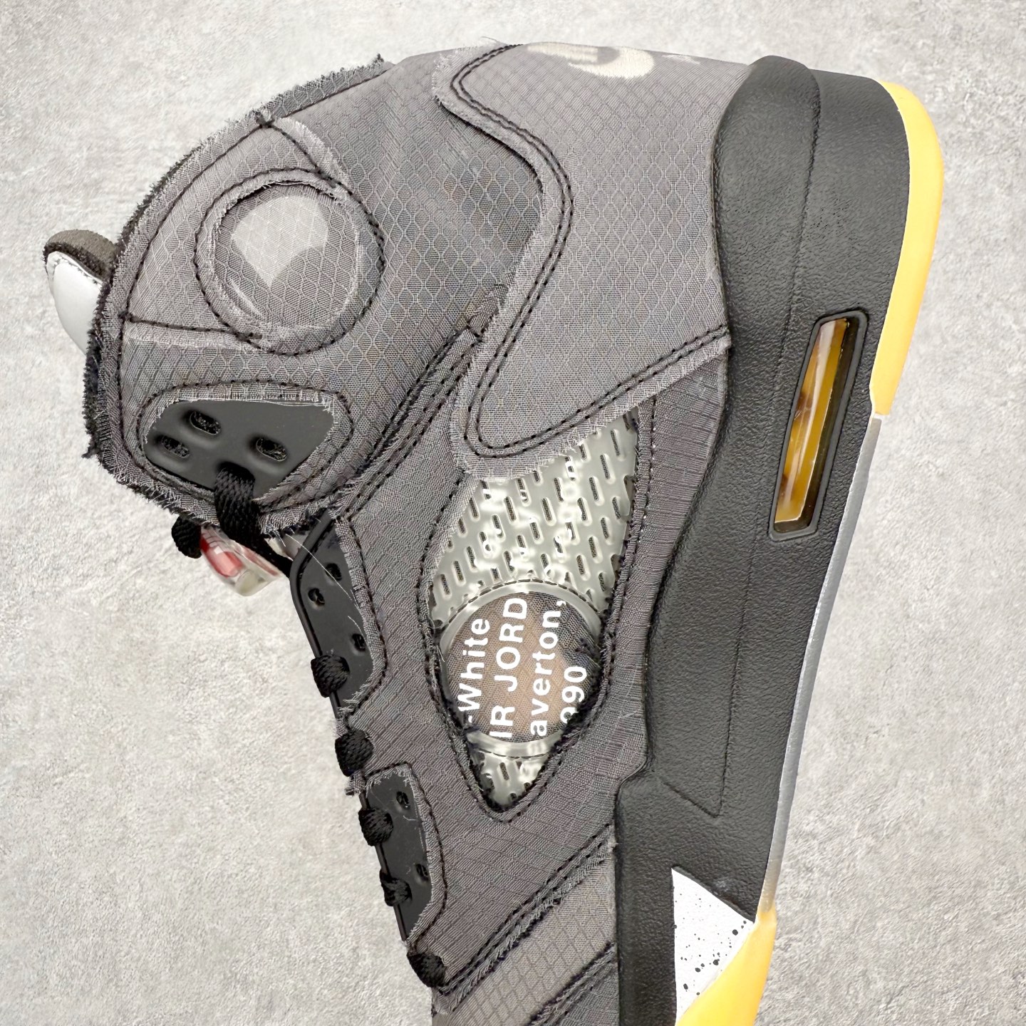 图片[7]-＃外贸版 Off-White™ x Air Jordan Retro AJ5 OW联名黑蝉翼 DH8565-100 原纸板楦头开发 进口头层皮料 完美鞋型匹配公司货 正确鞋舌立体高频 最新原厂底模 大底卡色咬花完美 鞋柜必备鞋款 终端现货供应 尺码：40 40.5 41 42 42.5 43 44 44.5 45 46 47.5-选品中心