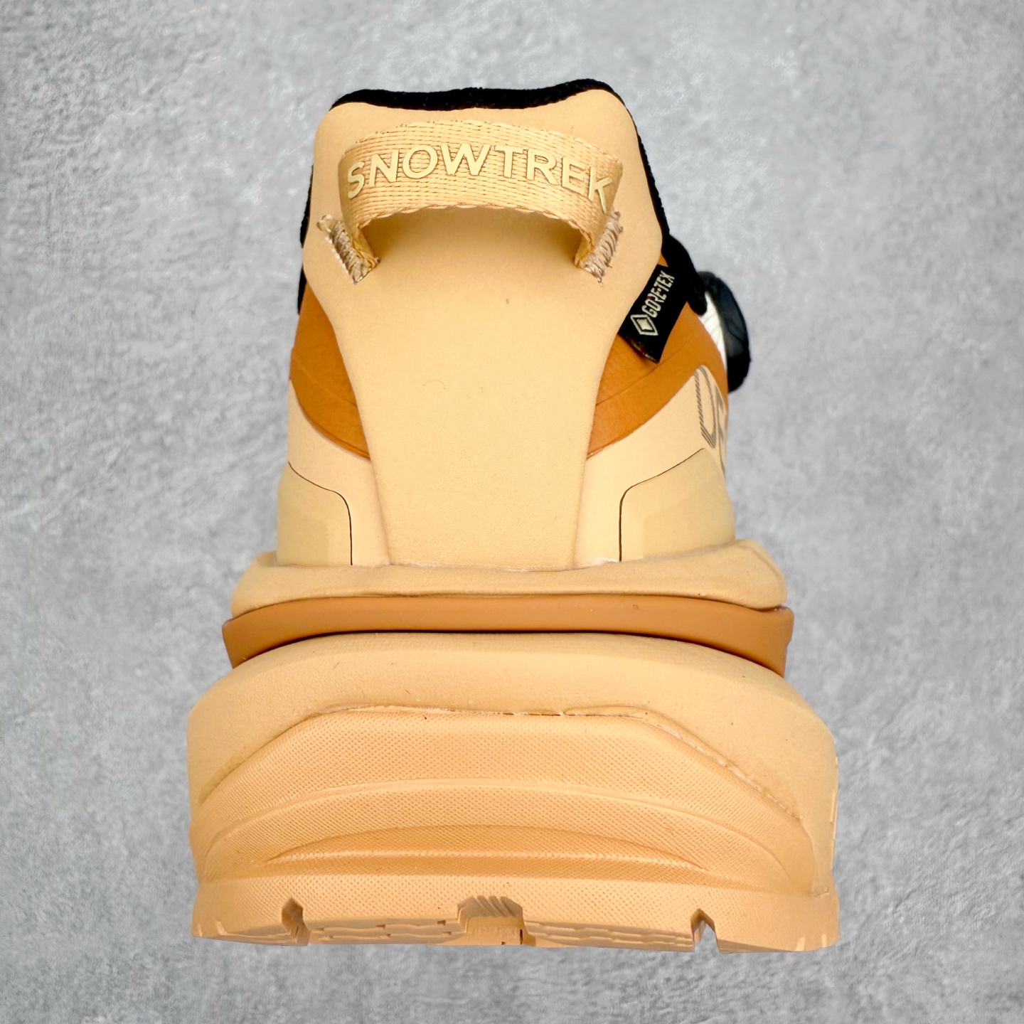 图片[8]-迪桑特DESCENTE SKI STYLE 系列 GORE-TEX 舒适耐磨防水低帮徒步鞋 男女同款 DESCENTE（迪桑特）创立于1935年，品牌名取自法语词汇，意为“滑降”。品牌箭头标识代表滑雪的三种技术“高速直线滑行”、“穿越”和“侧滑”，也寓意品牌在打造高端专业运动产品中不断追求完美的创新精神，致力于成为中国高端专业滑雪、综训、女子、铁人三项、高尔夫的第一品牌。实拍调校N版已经零色差零失真 百分百还原实物色彩所见即所得 不存在货不对板色差等低级问题 选购参考实物拍摄 不混卖不参货 只用心做好货严格选品 承诺混一赔十 尺码：36 36.5 37.5 38 38.5 39 40 40.5 41 42 42.5 43 44 44.5 45-选品中心