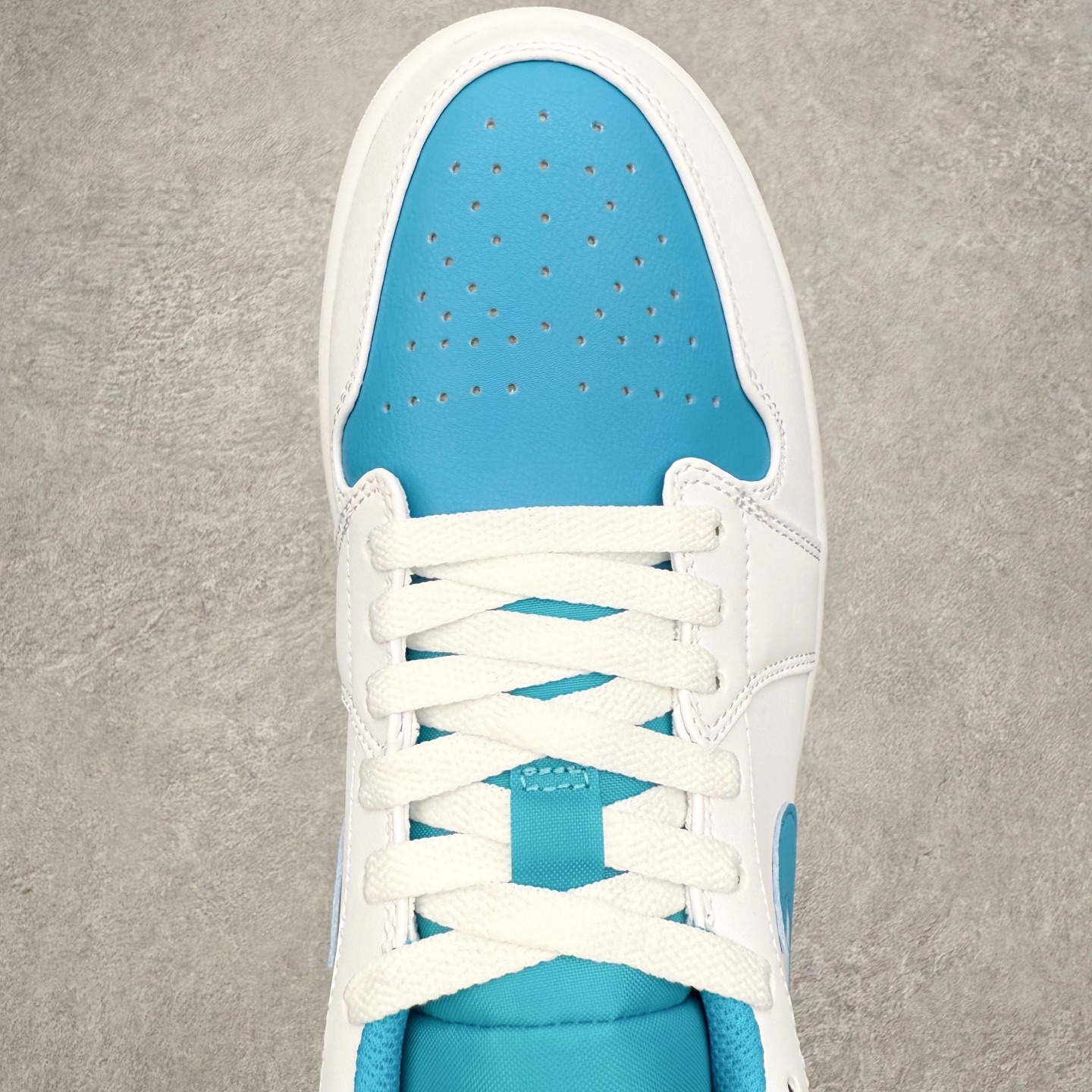 图片[4]-＃小DT Air Jordan AJ1 Low 低帮系列 全新流水线出品 超强性价比 DT版本平替选择 市场第二梯队 全部原鞋开发 原楦原纸板开发 全鞋电脑针车 原厂内置全掌气垫 原盒内在原标 唯一Zp原版鞋带绑法 免检产品 全新2022版型 全头层皮料 完美零毛边处理 原厂配置全掌气垫 价格定位良心 几十个配色陆续出货 实拍调校N版已经零色差零失真 百分百还原实物色彩所见即所得 不存在货不对板色差等低级问题 选购参考实物拍摄 不混卖不参货 只用心做好货严格选品 承诺混一赔十 尺码：36 36.5 37.5 38 38.5 39 40 40.5 41 42 42.5 43 44 44.5 45 46-选品中心