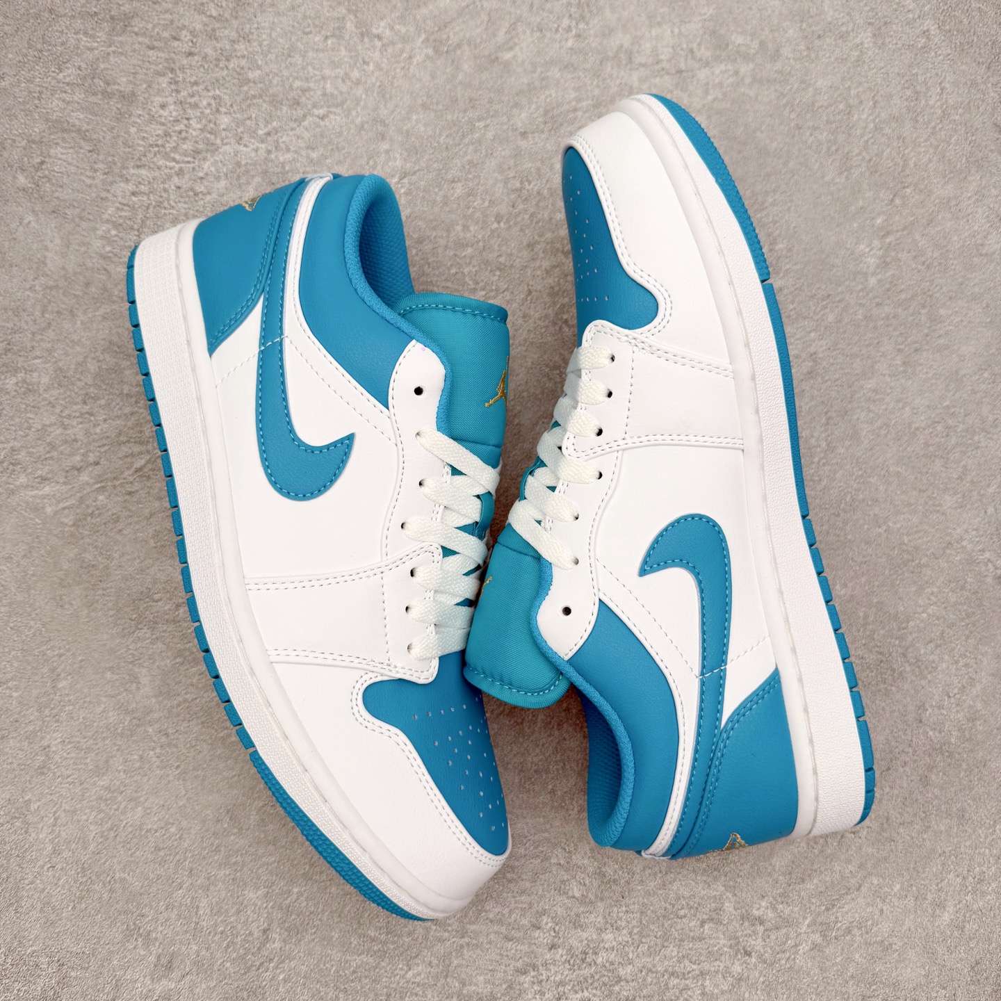 图片[3]-＃小DT Air Jordan AJ1 Low 低帮系列 全新流水线出品 超强性价比 DT版本平替选择 市场第二梯队 全部原鞋开发 原楦原纸板开发 全鞋电脑针车 原厂内置全掌气垫 原盒内在原标 唯一Zp原版鞋带绑法 免检产品 全新2022版型 全头层皮料 完美零毛边处理 原厂配置全掌气垫 价格定位良心 几十个配色陆续出货 实拍调校N版已经零色差零失真 百分百还原实物色彩所见即所得 不存在货不对板色差等低级问题 选购参考实物拍摄 不混卖不参货 只用心做好货严格选品 承诺混一赔十 尺码：36 36.5 37.5 38 38.5 39 40 40.5 41 42 42.5 43 44 44.5 45 46-选品中心