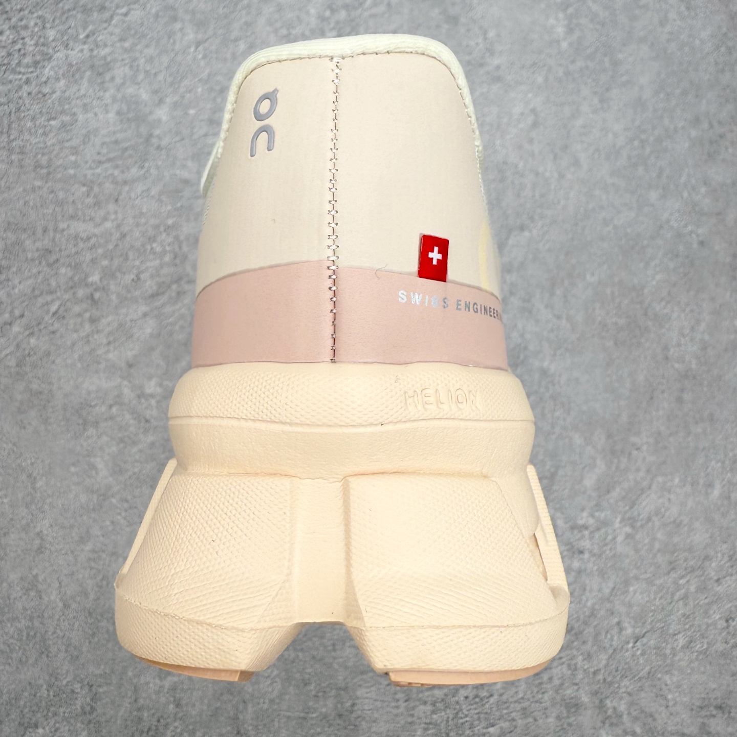 图片[8]-On昂跑 Cloudmonster 舒适 织物防滑透气回弹 低帮 休闲长跑城市通勤跑步鞋 此运动品牌 开创于2010年 缓震着陆、强效回弹、轻柔质感的设计构思始终是ON研制关键 与此同时基于“为全球提供革新性的跑步感受”信念 陆续推出了多款跑鞋及其以专业运动人体跑步工程学为设计关键的功能性跑步服饰设备 让跑者不费力气地畅快畅跑 尺码：36 36.5 37.5 38 38.5 39 40 40.5 41 42 42.5 43 44 44.5 45-选品中心