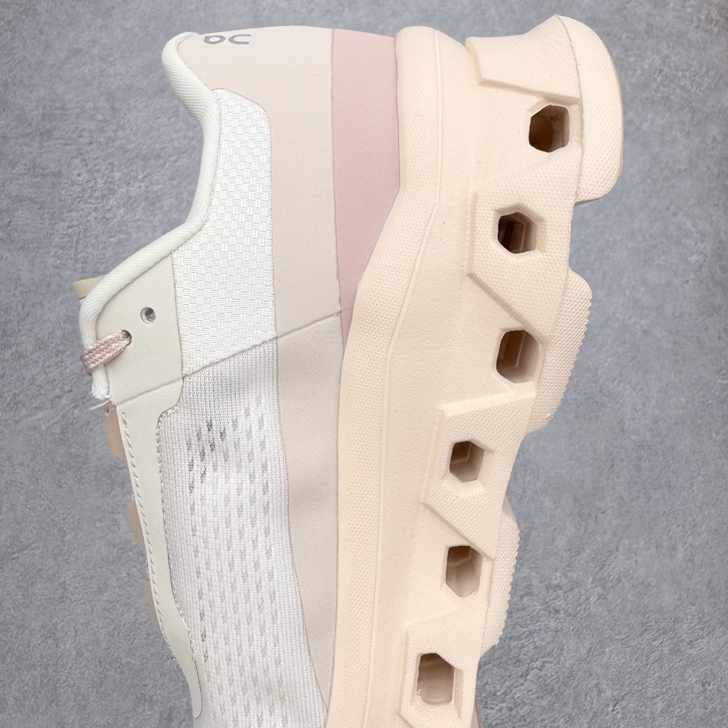 图片[7]-On昂跑 Cloudmonster 舒适 织物防滑透气回弹 低帮 休闲长跑城市通勤跑步鞋 此运动品牌 开创于2010年 缓震着陆、强效回弹、轻柔质感的设计构思始终是ON研制关键 与此同时基于“为全球提供革新性的跑步感受”信念 陆续推出了多款跑鞋及其以专业运动人体跑步工程学为设计关键的功能性跑步服饰设备 让跑者不费力气地畅快畅跑 尺码：36 36.5 37.5 38 38.5 39 40 40.5 41 42 42.5 43 44 44.5 45-选品中心