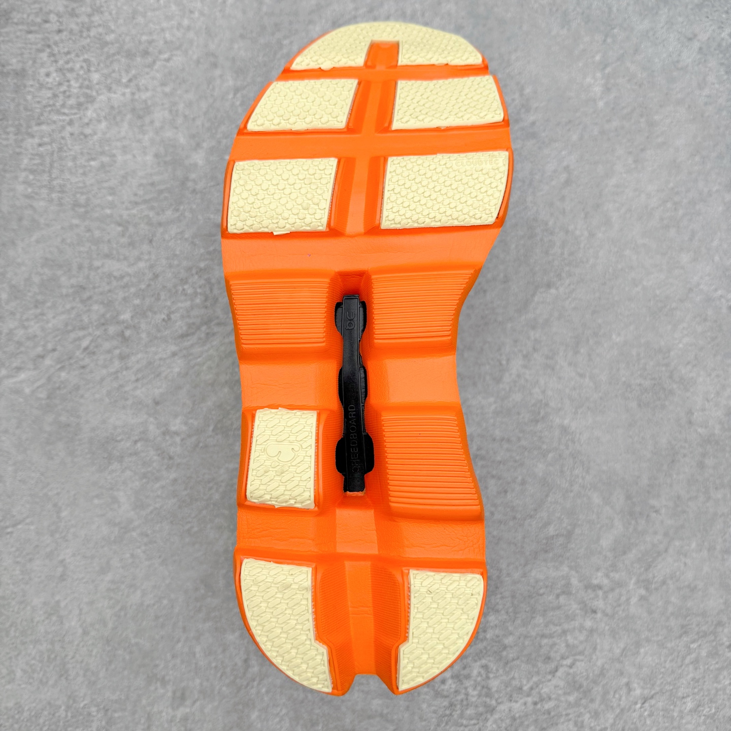 图片[9]-On昂跑 Cloudmonster 舒适 织物防滑透气回弹 低帮 休闲长跑城市通勤跑步鞋 此运动品牌 开创于2010年 缓震着陆、强效回弹、轻柔质感的设计构思始终是ON研制关键 与此同时基于“为全球提供革新性的跑步感受”信念 陆续推出了多款跑鞋及其以专业运动人体跑步工程学为设计关键的功能性跑步服饰设备 让跑者不费力气地畅快畅跑 尺码：36 36.5 37.5 38 38.5 39 40 40.5 41 42 42.5 43 44 44.5 45-选品中心