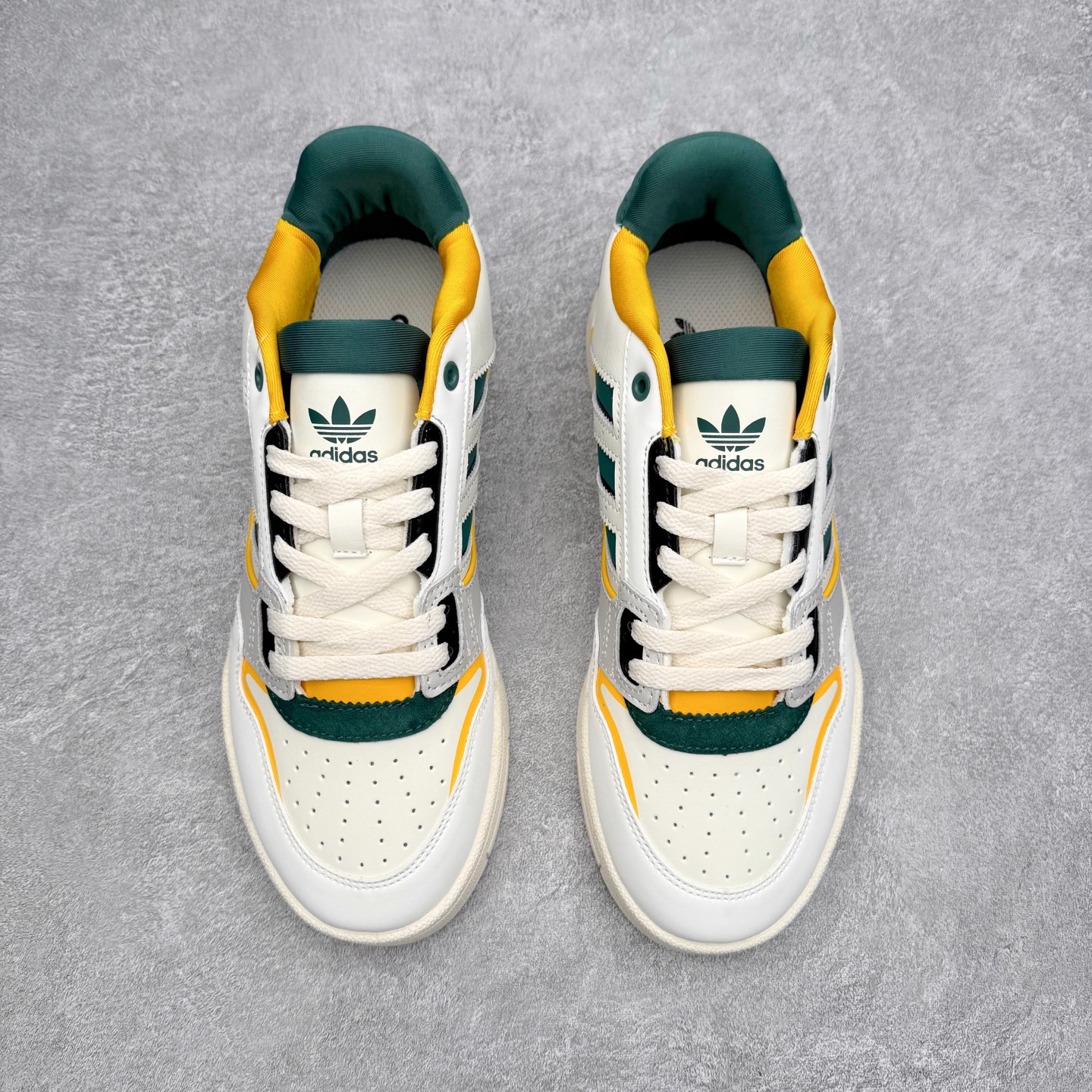 图片[2]-AD Originals 2020 DROP STEP XL三叶草新款 低帮校园休闲运动板鞋 IG1907 汇聚80和90年代篮球鞋设计含纹理感皮革和绒面革混合鞋面 缀撞色细节 造型复古 搭配加衬及踝鞋领和乙烯乙酸乙烯酯(EVA)插片 脚感舒适 让复古篮球风伴你出 尺码：36 36²/₃ 37¹/₃ 38 38²/₃ 39¹/₃ 40 40²/₃ 41¹/₃ 42 42²/₃ 43¹/₃ 44 44²/₃ 45¹/₃-选品中心