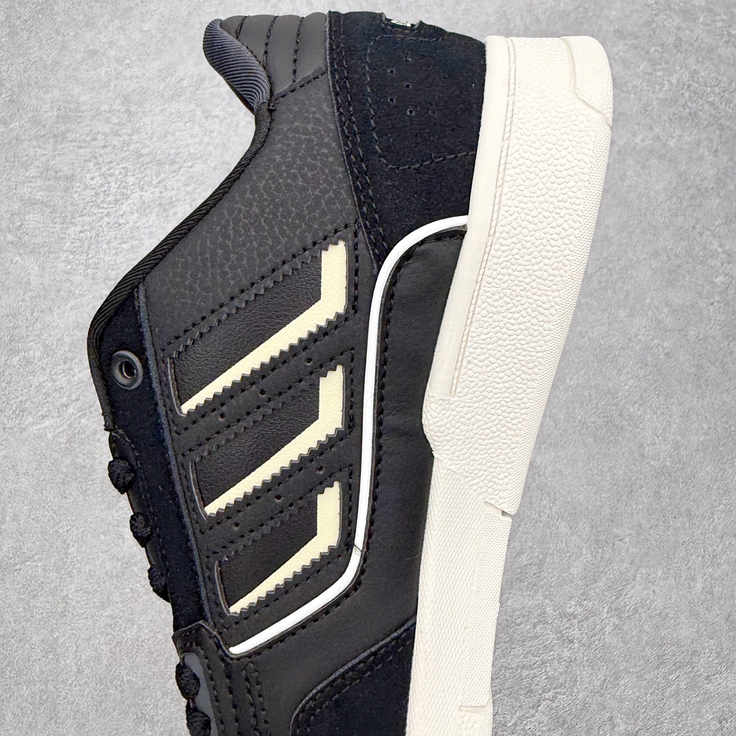 图片[7]-AD Originals 2020 DROP STEP XL三叶草新款 低帮校园休闲运动板鞋 KI3416 汇聚80和90年代篮球鞋设计含纹理感皮革和绒面革混合鞋面 缀撞色细节 造型复古 搭配加衬及踝鞋领和乙烯乙酸乙烯酯(EVA)插片 脚感舒适 让复古篮球风伴你出 尺码：36 36²/₃ 37¹/₃ 38 38²/₃ 39¹/₃ 40 40²/₃ 41¹/₃ 42 42²/₃ 43¹/₃ 44 44²/₃ 45¹/₃-选品中心