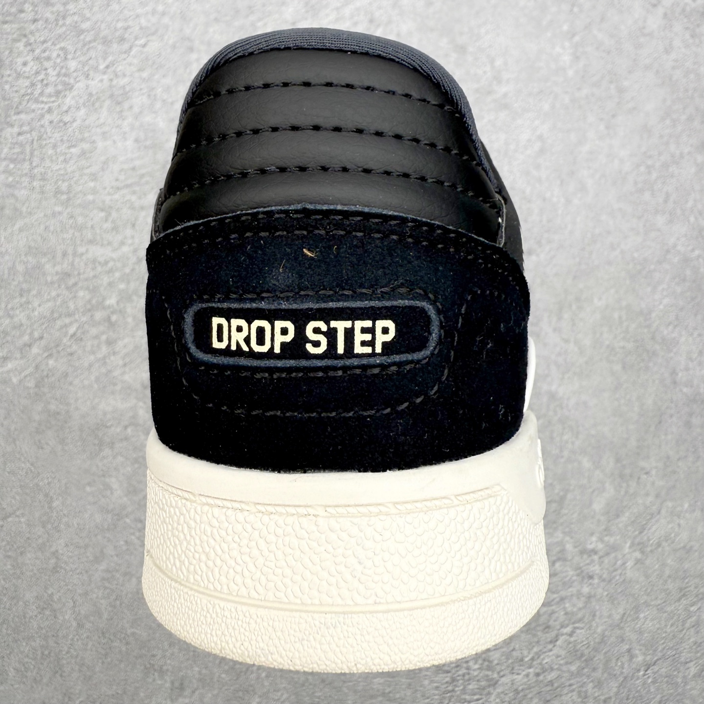 图片[8]-AD Originals 2020 DROP STEP XL三叶草新款 低帮校园休闲运动板鞋 KI3416 汇聚80和90年代篮球鞋设计含纹理感皮革和绒面革混合鞋面 缀撞色细节 造型复古 搭配加衬及踝鞋领和乙烯乙酸乙烯酯(EVA)插片 脚感舒适 让复古篮球风伴你出 尺码：36 36²/₃ 37¹/₃ 38 38²/₃ 39¹/₃ 40 40²/₃ 41¹/₃ 42 42²/₃ 43¹/₃ 44 44²/₃ 45¹/₃-选品中心