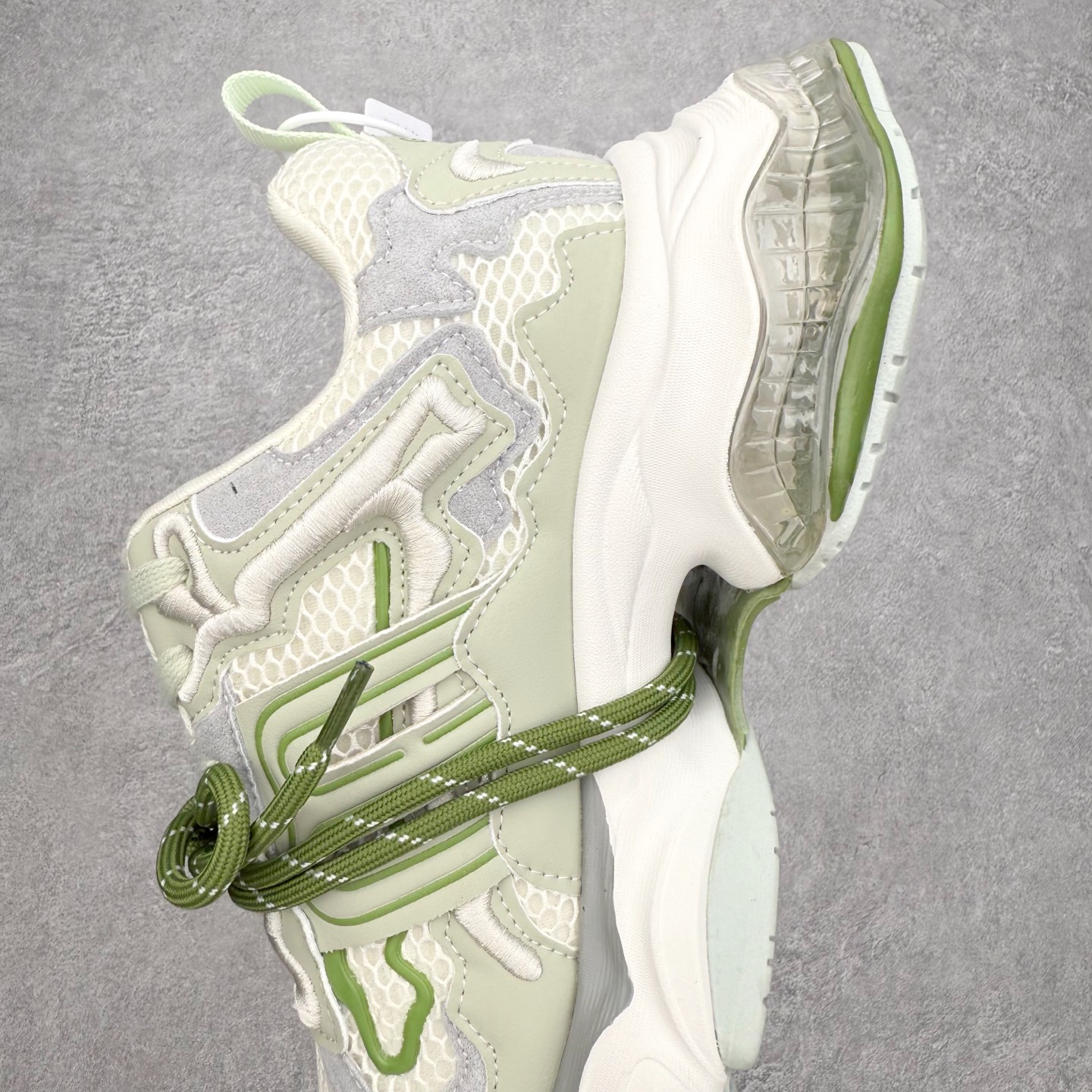 图片[7]-GG-CC赵露思2025新款厚底增高休闲运动老爹鞋系列 广东大厂出品 7CM厚底增高 星河粒子 银白粉色 银角大王 完美细节 25ss春季新款厚底增高 大长腿 时髦look轻松定格 不费力展现率性氛围 高档银盒 酷帅机能风不规则设计大底 拼色造型设计 轻便舒适百搭 GGCC银白配色好温柔 三层组合月牙底 柔软有弹性的月牙底和增加舒适度显腿长的7cm增高 长时间走路和站立都不累脚舒适度和少女感 厚底增高 不管怎么搭都好看~尺码：35 36 37 38 39 40-选品中心