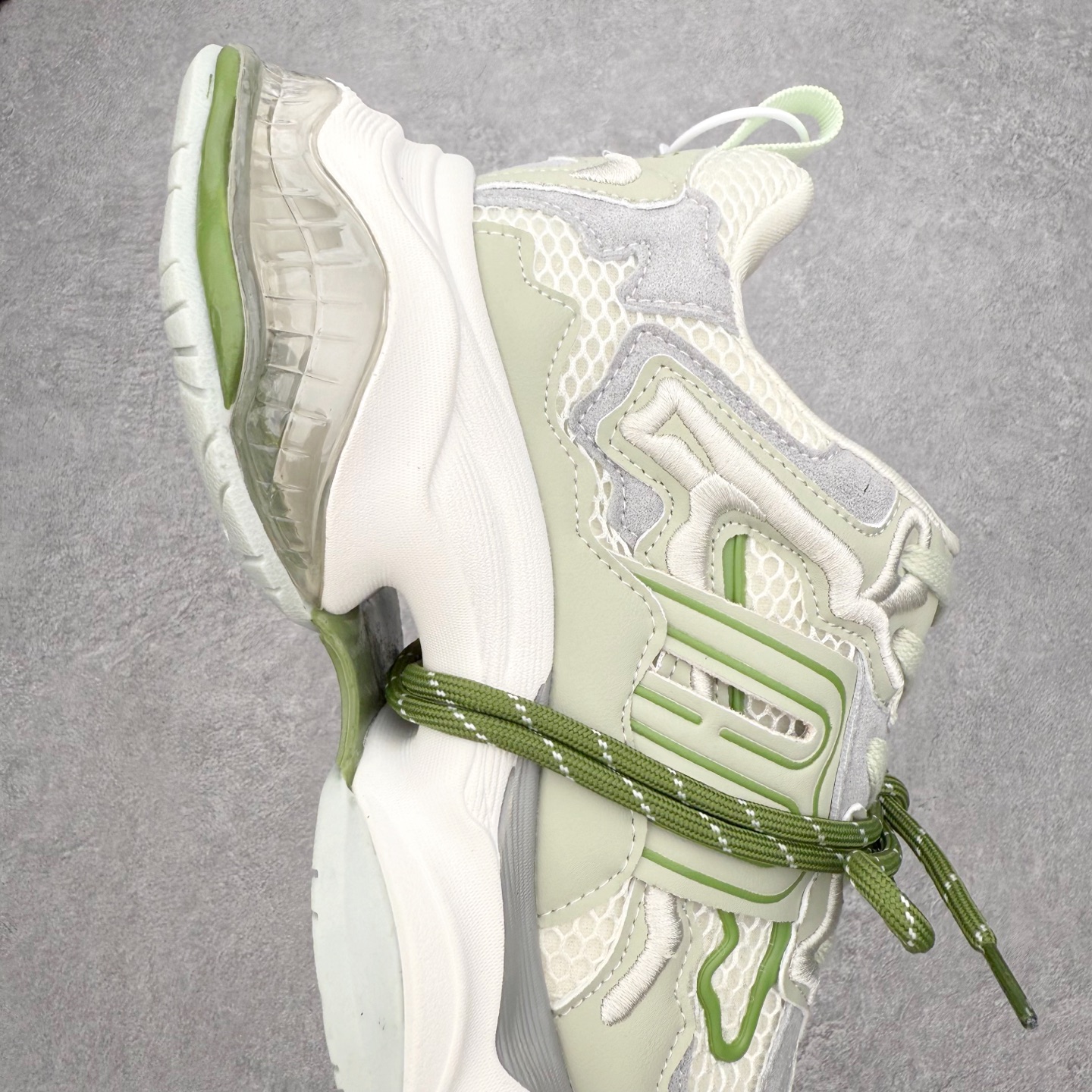 图片[6]-GG-CC赵露思2025新款厚底增高休闲运动老爹鞋系列 广东大厂出品 7CM厚底增高 星河粒子 银白粉色 银角大王 完美细节 25ss春季新款厚底增高 大长腿 时髦look轻松定格 不费力展现率性氛围 高档银盒 酷帅机能风不规则设计大底 拼色造型设计 轻便舒适百搭 GGCC银白配色好温柔 三层组合月牙底 柔软有弹性的月牙底和增加舒适度显腿长的7cm增高 长时间走路和站立都不累脚舒适度和少女感 厚底增高 不管怎么搭都好看~尺码：35 36 37 38 39 40-选品中心