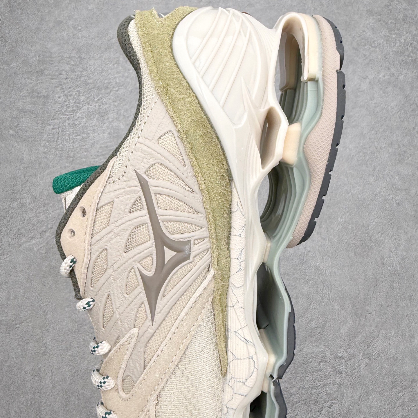 图片[7]-Mizuno Wave Prophecy LS 经典百搭跑步鞋 男女同款 美津浓（Mizuno）是日本美津浓株式会社于1906年创立的运动品牌，经过一个多世纪的不断努力现已成为世界著名的运动器具、服装和鞋类生产商。美津浓力求服务于各类运动项目，并竭力使运动生活更加愉快和振奋。产品种类齐全，覆盖几乎全部主要运动项目，达到30万多个品类。尺码：36 36.5 37.5 38 38.5 39 40 40.5 41 42 42.5 43 44 44.5 45-选品中心