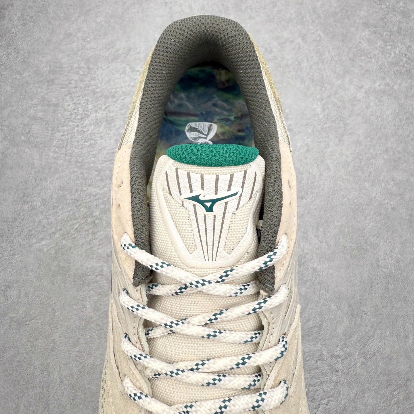 图片[5]-Mizuno Wave Prophecy LS 经典百搭跑步鞋 男女同款 美津浓（Mizuno）是日本美津浓株式会社于1906年创立的运动品牌，经过一个多世纪的不断努力现已成为世界著名的运动器具、服装和鞋类生产商。美津浓力求服务于各类运动项目，并竭力使运动生活更加愉快和振奋。产品种类齐全，覆盖几乎全部主要运动项目，达到30万多个品类。尺码：36 36.5 37.5 38 38.5 39 40 40.5 41 42 42.5 43 44 44.5 45-选品中心