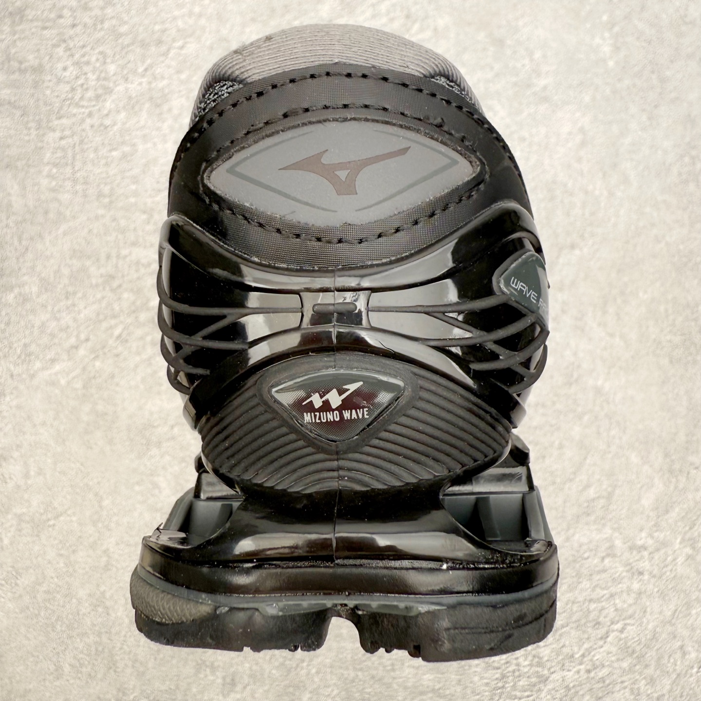 图片[8]-Mizuno Wave Prophecy LS 经典百搭跑步鞋 男女同款 美津浓（Mizuno）是日本美津浓株式会社于1906年创立的运动品牌，经过一个多世纪的不断努力现已成为世界著名的运动器具、服装和鞋类生产商。美津浓力求服务于各类运动项目，并竭力使运动生活更加愉快和振奋。产品种类齐全，覆盖几乎全部主要运动项目，达到30万多个品类。尺码：36 36.5 37.5 38 38.5 39 40 40.5 41 42 42.5 43 44 44.5 45-选品中心