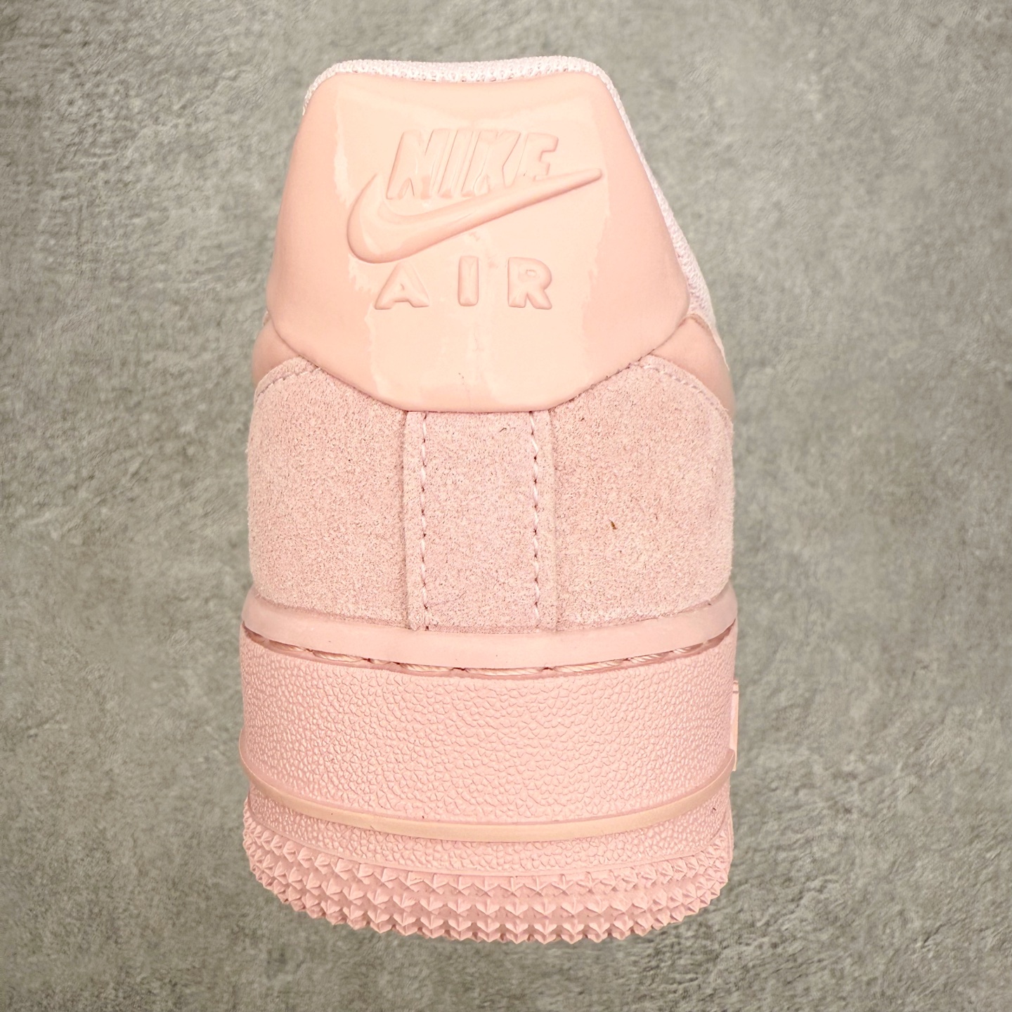 图片[8]-NK Air Force 1´07 Low 空军一号低帮百搭休闲运动板鞋 HV4406-601 柔软、弹性十足的缓震性能和出色的中底设计 横跨复古与现代的外型结合 造就出风靡全球 三十多年的Force 1 直到今天还深受青睐 实拍调校N版已经零色差零失真 百分百还原实物色彩所见即所得 不存在货不对板色差等低级问题 选购参考实物拍摄 不混卖不参货 只用心做好货严格选品 承诺混一赔十 尺码：36 36.5 37.5 38 38.5 39 40 40.5 41 42 42.5 43 44 44.5 45-选品中心