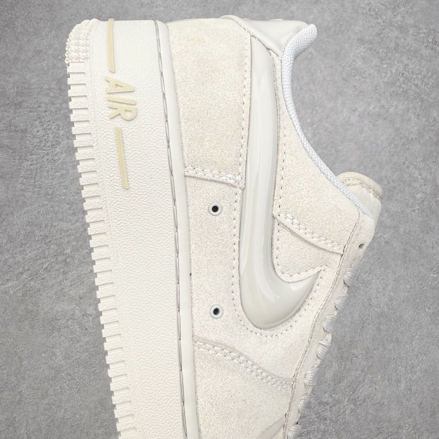 图片[6]-NK Air Force 1´07 Low 空军一号低帮百搭休闲运动板鞋 HV4406-001 柔软、弹性十足的缓震性能和出色的中底设计 横跨复古与现代的外型结合 造就出风靡全球 三十多年的Force 1 直到今天还深受青睐 实拍调校N版已经零色差零失真 百分百还原实物色彩所见即所得 不存在货不对板色差等低级问题 选购参考实物拍摄 不混卖不参货 只用心做好货严格选品 承诺混一赔十 尺码：36 36.5 37.5 38 38.5 39 40 40.5 41 42 42.5 43 44 44.5 45-选品中心