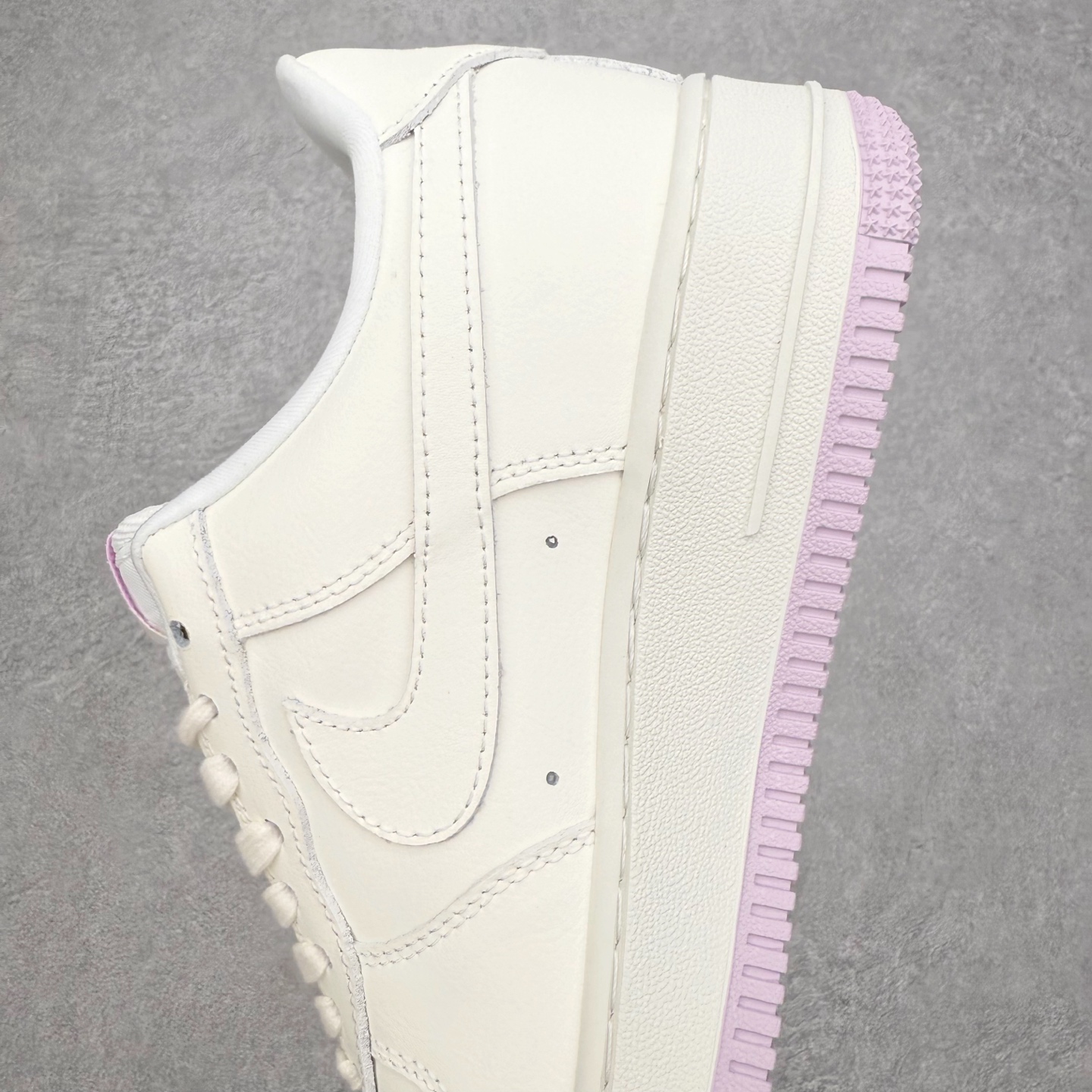 图片[7]-NK Air Force 1´07 Low 空军一号低帮百搭休闲运动板鞋 IQ9795-151 柔软、弹性十足的缓震性能和出色的中底设计 横跨复古与现代的外型结合 造就出风靡全球 三十多年的Force 1 直到今天还深受青睐 实拍调校N版已经零色差零失真 百分百还原实物色彩所见即所得 不存在货不对板色差等低级问题 选购参考实物拍摄 不混卖不参货 只用心做好货严格选品 承诺混一赔十 尺码：36 36.5 37.5 38 38.5 39 40 40.5 41 42 42.5 43 44 44.5 45-选品中心