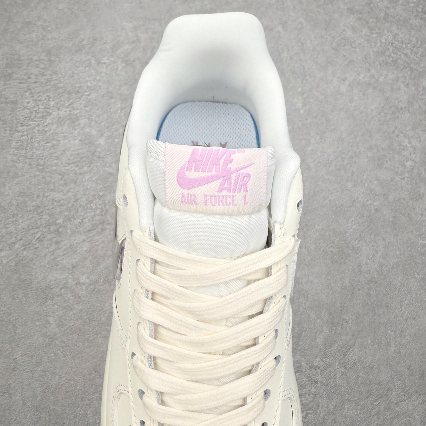 图片[5]-NK Air Force 1´07 Low 空军一号低帮百搭休闲运动板鞋 IQ9795-151 柔软、弹性十足的缓震性能和出色的中底设计 横跨复古与现代的外型结合 造就出风靡全球 三十多年的Force 1 直到今天还深受青睐 实拍调校N版已经零色差零失真 百分百还原实物色彩所见即所得 不存在货不对板色差等低级问题 选购参考实物拍摄 不混卖不参货 只用心做好货严格选品 承诺混一赔十 尺码：36 36.5 37.5 38 38.5 39 40 40.5 41 42 42.5 43 44 44.5 45-选品中心