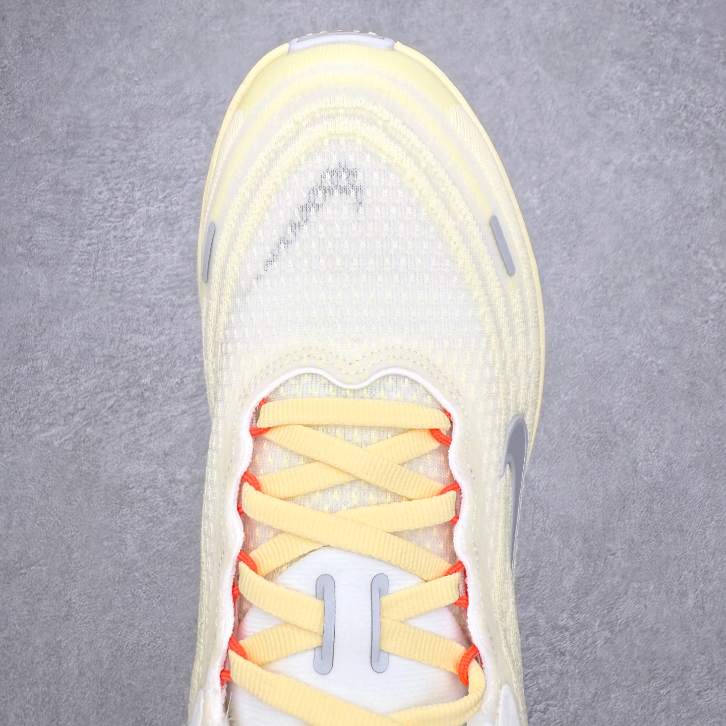 图片[4]-NK Vomero Plus 时尚舒适 网布防滑耐磨 低帮跑步鞋 实拍调校N版已经零色差零失真 百分百还原实物色彩所见即所得 不存在货不对板色差等低级问题 选购参考实物拍摄 不混卖不参货 只用心做好货严格选品 承诺混一赔十 尺码：36 36.5 37.5 38 38.5 39 40 40.5 41 42 42.5 43 44 44.5 45-选品中心