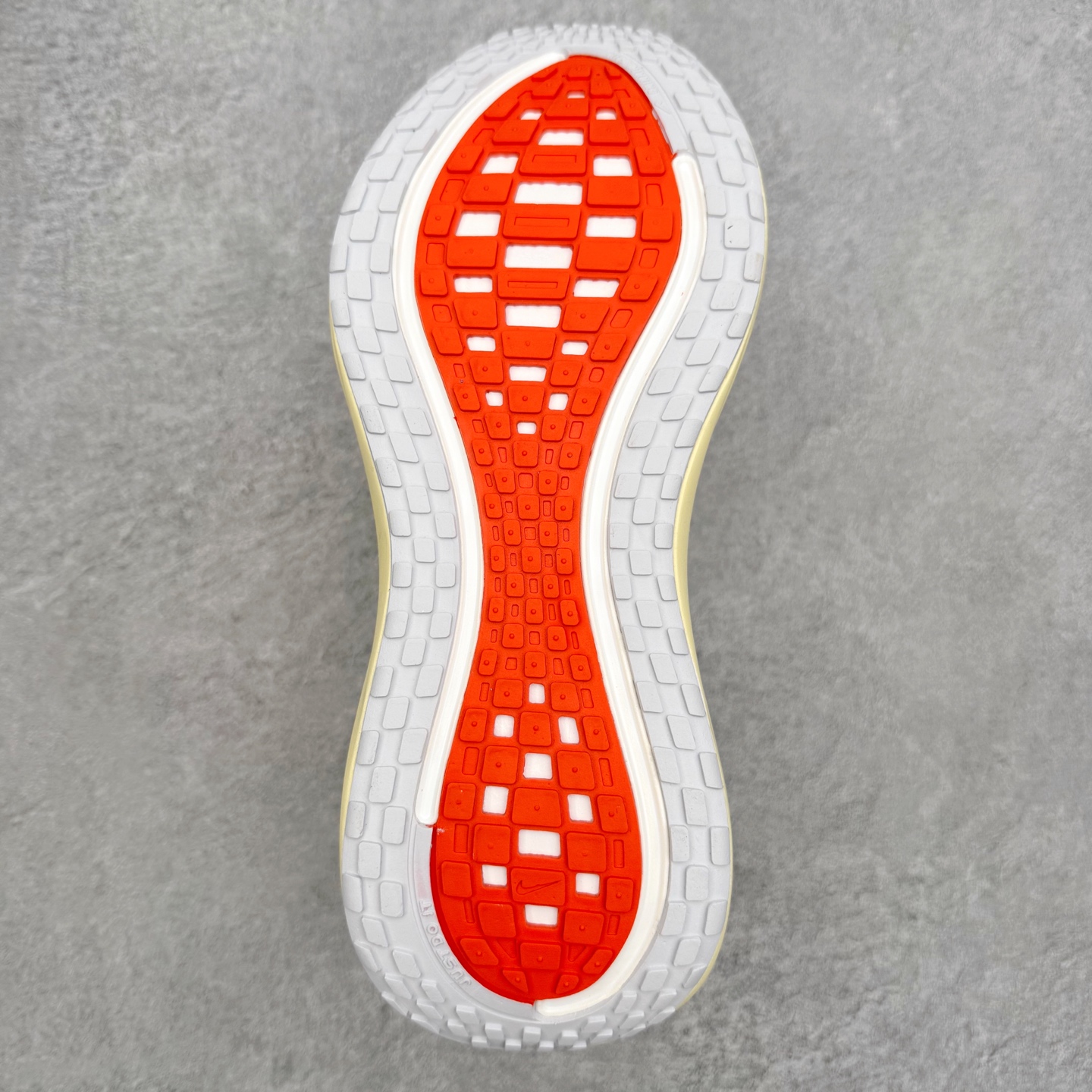 图片[9]-NK Vomero Plus 时尚舒适 网布防滑耐磨 低帮跑步鞋 实拍调校N版已经零色差零失真 百分百还原实物色彩所见即所得 不存在货不对板色差等低级问题 选购参考实物拍摄 不混卖不参货 只用心做好货严格选品 承诺混一赔十 尺码：36 36.5 37.5 38 38.5 39 40 40.5 41 42 42.5 43 44 44.5 45-选品中心