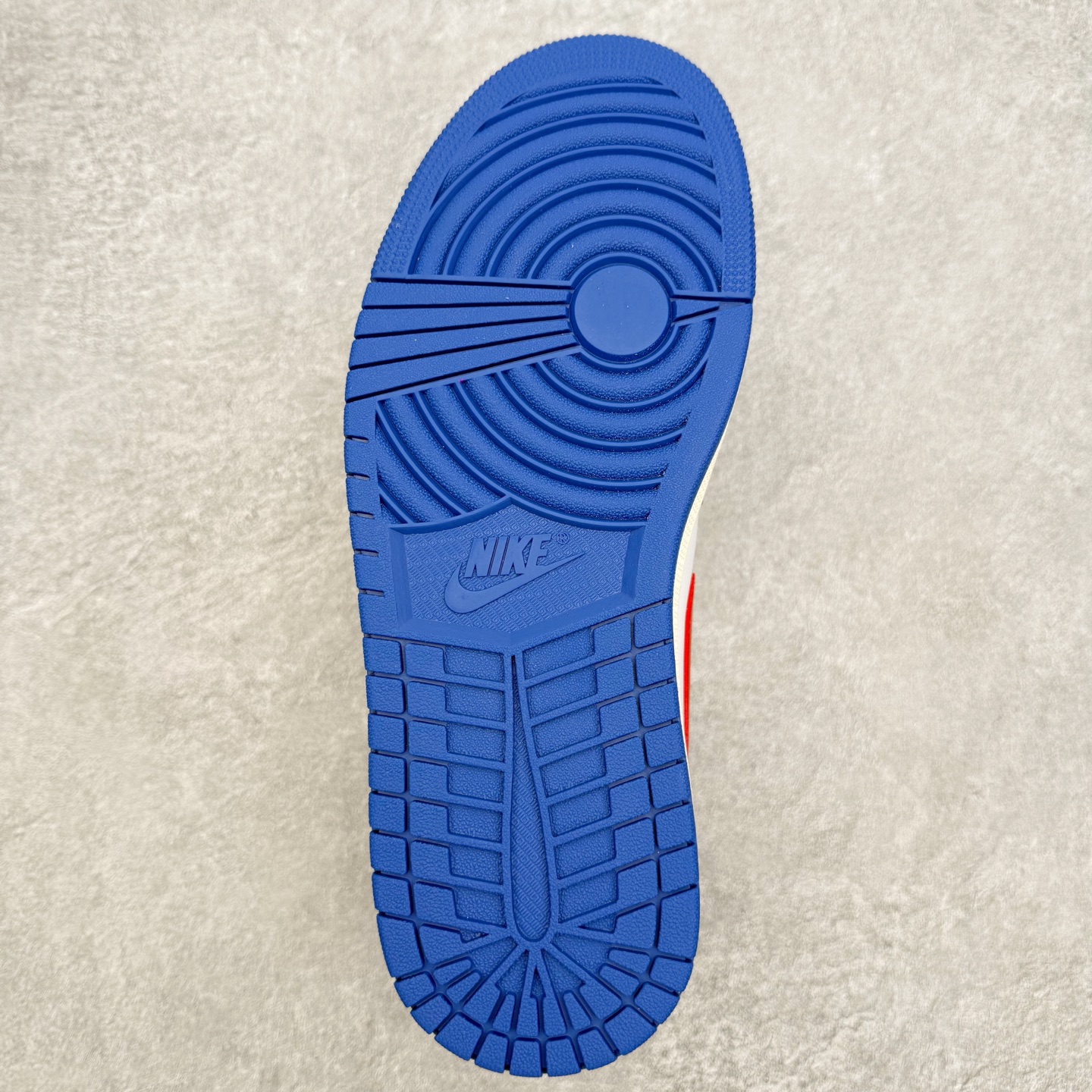 图片[9]-＃小DT Air Jordan AJ1 Low 低帮系列 全新流水线出品 超强性价比 DT版本平替选择 市场第二梯队 全部原鞋开发 原楦原纸板开发 全鞋电脑针车 原厂内置全掌气垫 原盒内在原标 唯一Zp原版鞋带绑法 免检产品 全新2022版型 全头层皮料 完美零毛边处理 原厂配置全掌气垫 价格定位良心 几十个配色陆续出货 实拍调校N版已经零色差零失真 百分百还原实物色彩所见即所得 不存在货不对板色差等低级问题 选购参考实物拍摄 不混卖不参货 只用心做好货严格选品 承诺混一赔十 尺码：36 36.5 37.5 38 38.5 39 40 40.5 41 42 42.5 43 44 44.5 45 46-选品中心