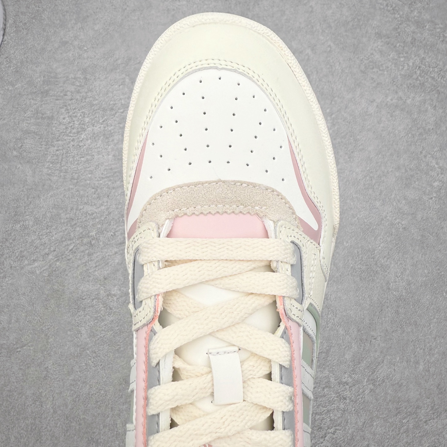 图片[4]-AD Originals 2020 DROP STEP XL三叶草新款 低帮校园休闲运动板鞋 汇聚80和90年代篮球鞋设计含纹理感皮革和绒面革混合鞋面 缀撞色细节 造型复古 搭配加衬及踝鞋领和乙烯乙酸乙烯酯(EVA)插片 脚感舒适 让复古篮球风伴你出 尺码：36 36²/₃ 37¹/₃ 38 38²/₃ 39¹/₃ 40 40²/₃ 41¹/₃ 42 42²/₃ 43¹/₃ 44 44²/₃ 45¹/₃-选品中心