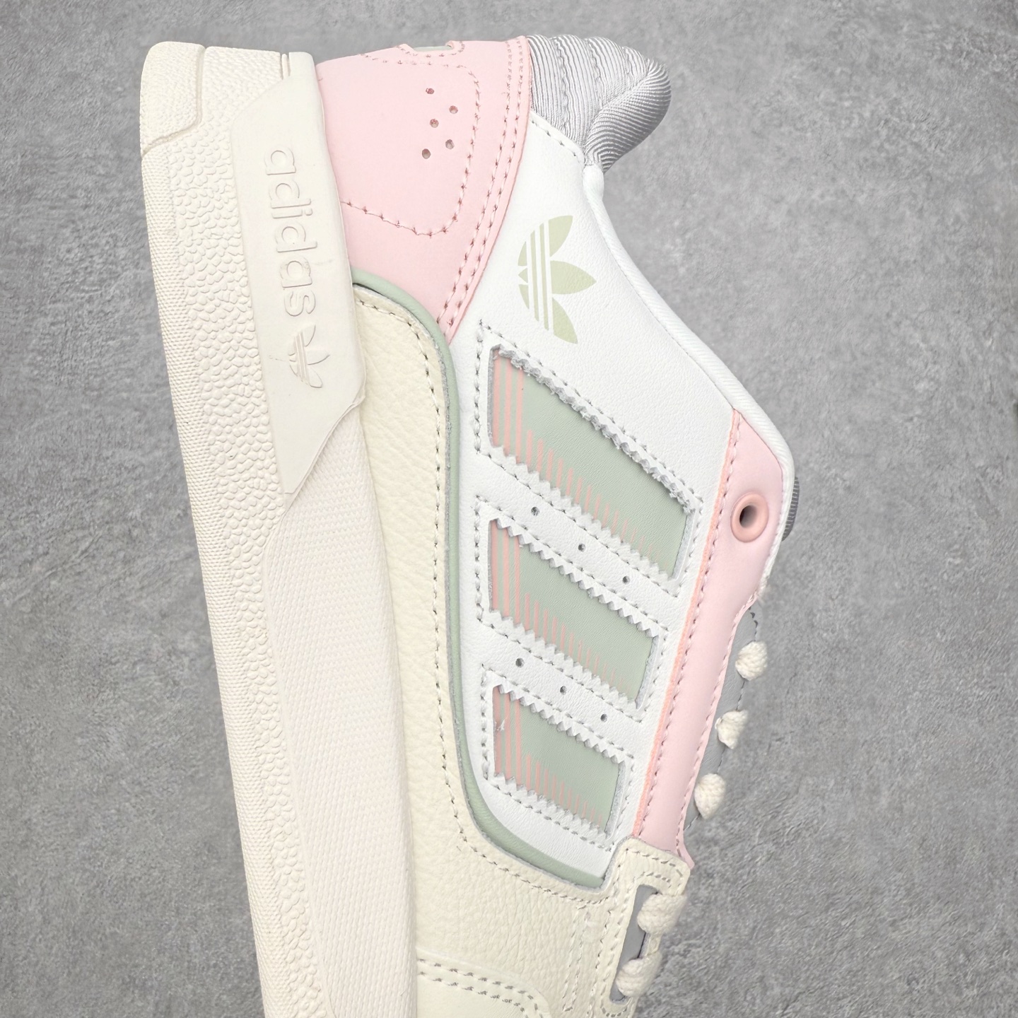 图片[6]-AD Originals 2020 DROP STEP XL三叶草新款 低帮校园休闲运动板鞋 汇聚80和90年代篮球鞋设计含纹理感皮革和绒面革混合鞋面 缀撞色细节 造型复古 搭配加衬及踝鞋领和乙烯乙酸乙烯酯(EVA)插片 脚感舒适 让复古篮球风伴你出 尺码：36 36²/₃ 37¹/₃ 38 38²/₃ 39¹/₃ 40 40²/₃ 41¹/₃ 42 42²/₃ 43¹/₃ 44 44²/₃ 45¹/₃-选品中心