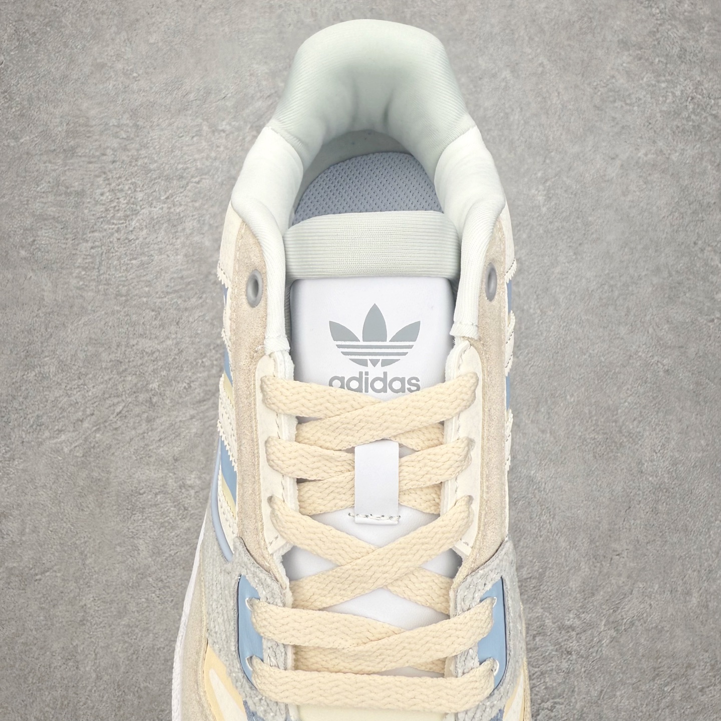 图片[5]-AD Originals 2020 DROP STEP XL三叶草新款 低帮校园休闲运动板鞋 汇聚80和90年代篮球鞋设计含纹理感皮革和绒面革混合鞋面 缀撞色细节 造型复古 搭配加衬及踝鞋领和乙烯乙酸乙烯酯(EVA)插片 脚感舒适 让复古篮球风伴你出 尺码：36 36²/₃ 37¹/₃ 38 38²/₃ 39¹/₃ 40 40²/₃ 41¹/₃ 42 42²/₃ 43¹/₃ 44 44²/₃ 45¹/₃-选品中心