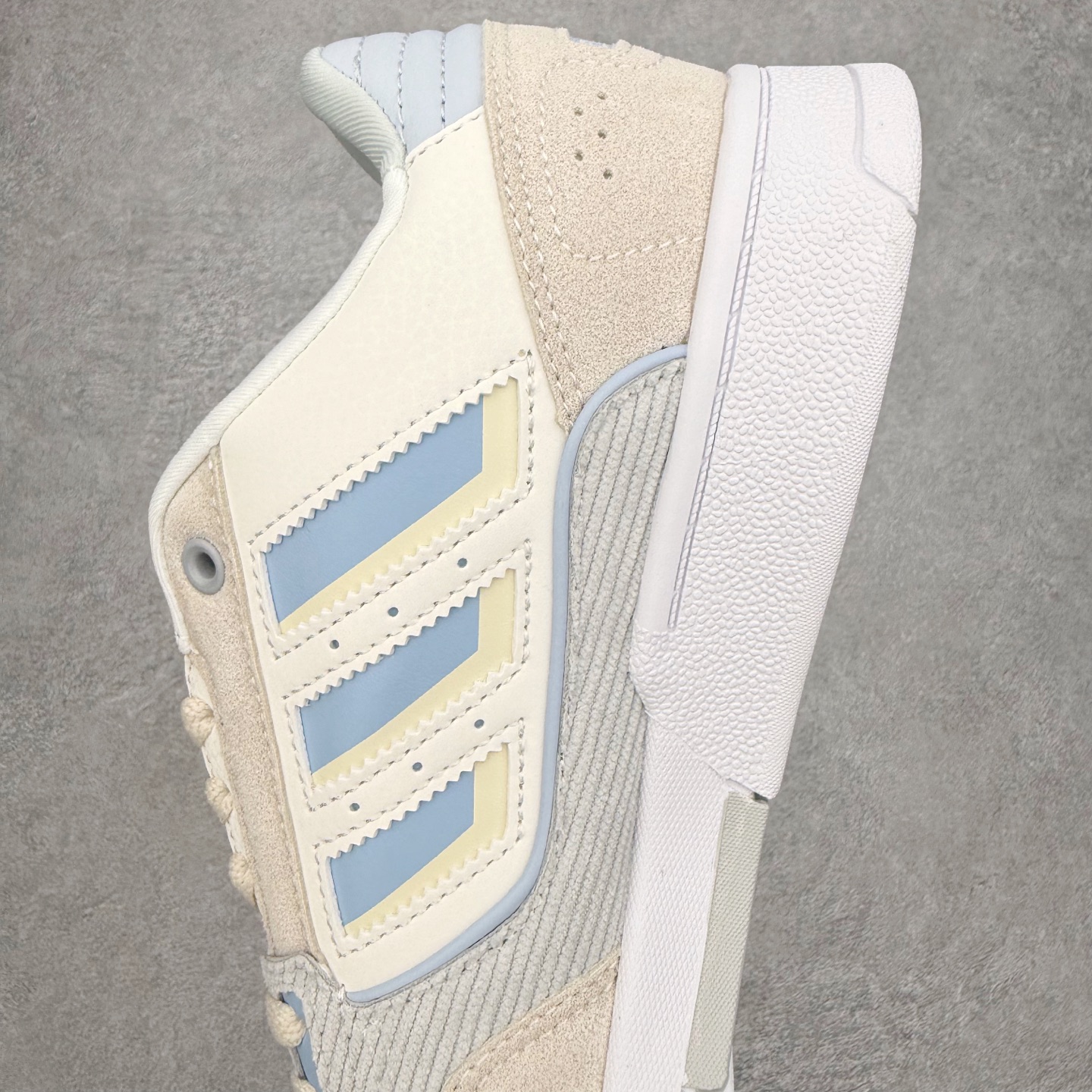 图片[7]-AD Originals 2020 DROP STEP XL三叶草新款 低帮校园休闲运动板鞋 汇聚80和90年代篮球鞋设计含纹理感皮革和绒面革混合鞋面 缀撞色细节 造型复古 搭配加衬及踝鞋领和乙烯乙酸乙烯酯(EVA)插片 脚感舒适 让复古篮球风伴你出 尺码：36 36²/₃ 37¹/₃ 38 38²/₃ 39¹/₃ 40 40²/₃ 41¹/₃ 42 42²/₃ 43¹/₃ 44 44²/₃ 45¹/₃-选品中心