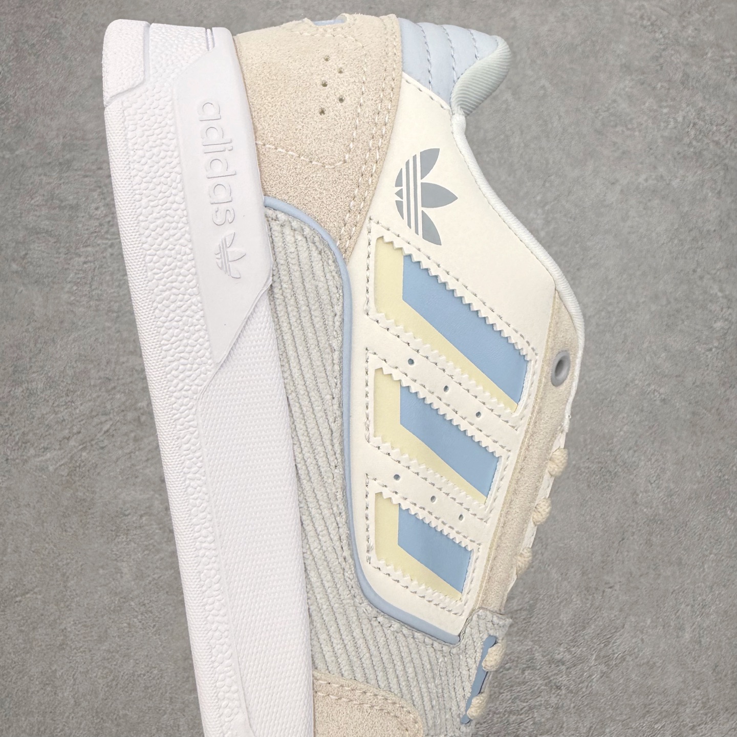 图片[6]-AD Originals 2020 DROP STEP XL三叶草新款 低帮校园休闲运动板鞋 汇聚80和90年代篮球鞋设计含纹理感皮革和绒面革混合鞋面 缀撞色细节 造型复古 搭配加衬及踝鞋领和乙烯乙酸乙烯酯(EVA)插片 脚感舒适 让复古篮球风伴你出 尺码：36 36²/₃ 37¹/₃ 38 38²/₃ 39¹/₃ 40 40²/₃ 41¹/₃ 42 42²/₃ 43¹/₃ 44 44²/₃ 45¹/₃-选品中心