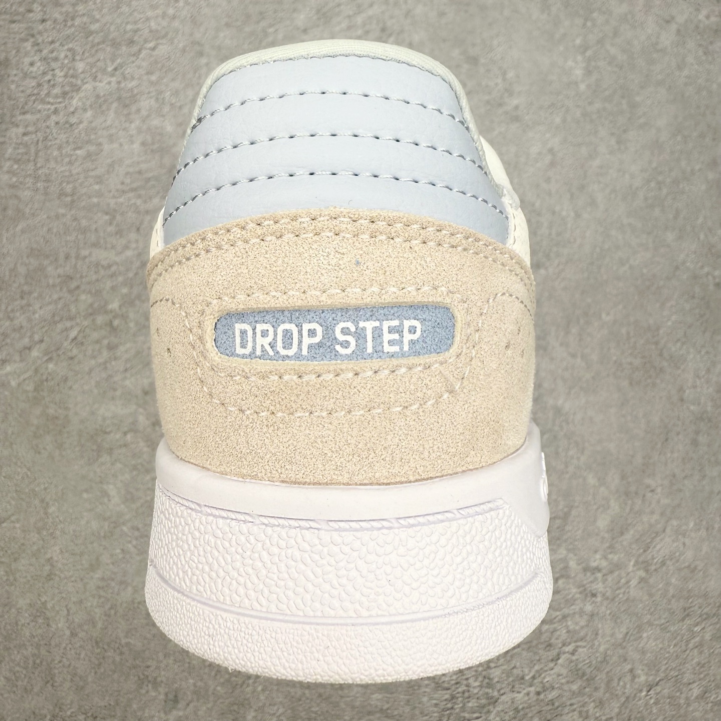 图片[8]-AD Originals 2020 DROP STEP XL三叶草新款 低帮校园休闲运动板鞋 汇聚80和90年代篮球鞋设计含纹理感皮革和绒面革混合鞋面 缀撞色细节 造型复古 搭配加衬及踝鞋领和乙烯乙酸乙烯酯(EVA)插片 脚感舒适 让复古篮球风伴你出 尺码：36 36²/₃ 37¹/₃ 38 38²/₃ 39¹/₃ 40 40²/₃ 41¹/₃ 42 42²/₃ 43¹/₃ 44 44²/₃ 45¹/₃-选品中心