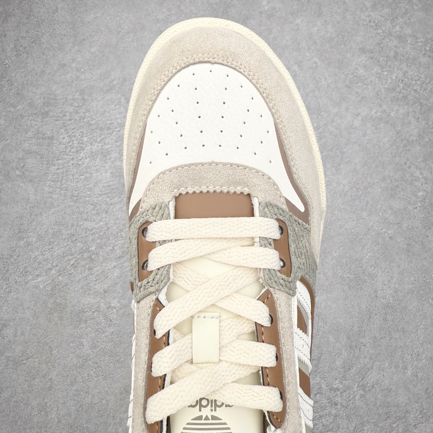 图片[4]-AD Originals 2020 DROP STEP XL三叶草新款 低帮校园休闲运动板鞋 汇聚80和90年代篮球鞋设计含纹理感皮革和绒面革混合鞋面 缀撞色细节 造型复古 搭配加衬及踝鞋领和乙烯乙酸乙烯酯(EVA)插片 脚感舒适 让复古篮球风伴你出 尺码：36 36²/₃ 37¹/₃ 38 38²/₃ 39¹/₃ 40 40²/₃ 41¹/₃ 42 42²/₃ 43¹/₃ 44 44²/₃ 45¹/₃-选品中心