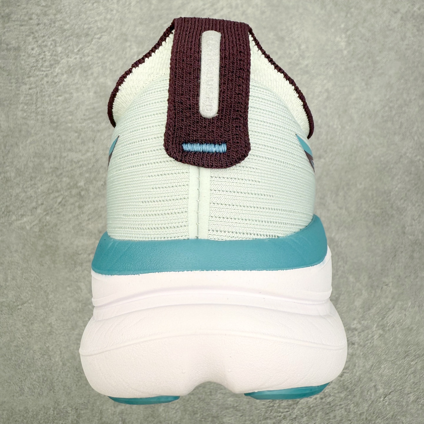 图片[8]-Asics GEL-Nimbus 28 亚瑟士缓震跑鞋 近年复古风潮的势头很旺 ASICS一直坚信保持身体的健康与活力是打造健康快乐的生活方式的最佳途径 ASICS为复古鞋型注入新设计 为玩家的街头穿搭提供了更多可能 GEL-NIMBUSTM9运动鞋最初是为中立和仰卧跑步者设计的长距离训练器 采用原始材料和关键细节重新设计 其Y2K时代的工业外观也被大胆的对比和色块所抵消 尺码：36 36.5 37.5 38 38.5 39 40 40.5 41.5 42 42.5 43.5 44 44.5 45-选品中心