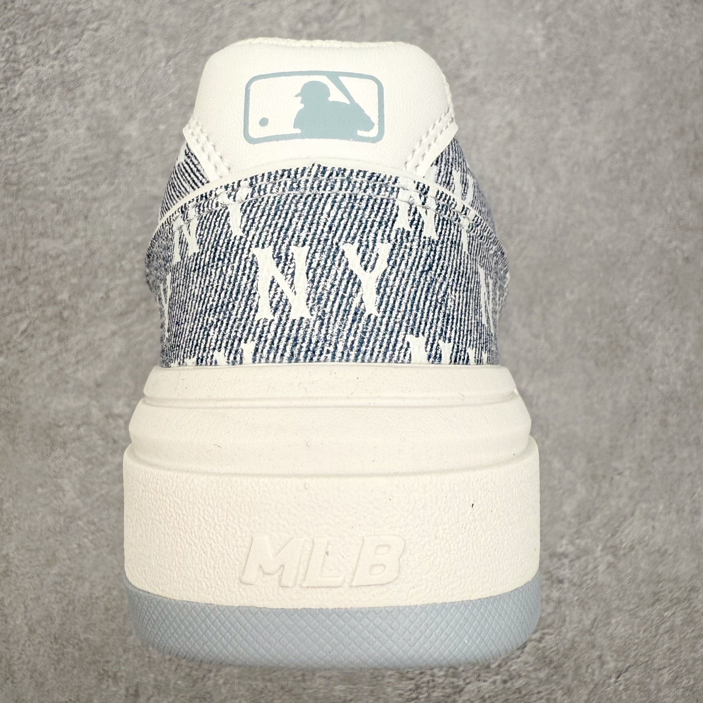 图片[8]-MLB Chunky Liner Basic 复古印花学长鞋系列低帮轻量增高厚底百搭休闲运动慢跑鞋板鞋 Korea韩国联名NY美国榄球纽约洋基队限定 韩国代购专供 全套原楦原纸板原厂数据开发 正确中底拉帮中底网布细节 平台代购专供 左脚内置芯片 韩国代购吊牌标贴 独家一比一RB+MD组合大底 高频后跟小人Logo精准对位立体饱满 正确网布加超迁鞋面 转印中底走线紧密 转印Logo工艺表层防刮不掉色 尺码：35 36 36.5 37.5 38 38.5 39 40 40.5 41 42 42.5 43 44 45-选品中心