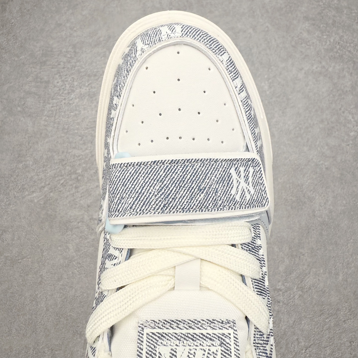 图片[4]-MLB Chunky Liner Basic 复古印花学长鞋系列低帮轻量增高厚底百搭休闲运动慢跑鞋板鞋 Korea韩国联名NY美国榄球纽约洋基队限定 韩国代购专供 全套原楦原纸板原厂数据开发 正确中底拉帮中底网布细节 平台代购专供 左脚内置芯片 韩国代购吊牌标贴 独家一比一RB+MD组合大底 高频后跟小人Logo精准对位立体饱满 正确网布加超迁鞋面 转印中底走线紧密 转印Logo工艺表层防刮不掉色 尺码：35 36 36.5 37.5 38 38.5 39 40 40.5 41 42 42.5 43 44 45-选品中心